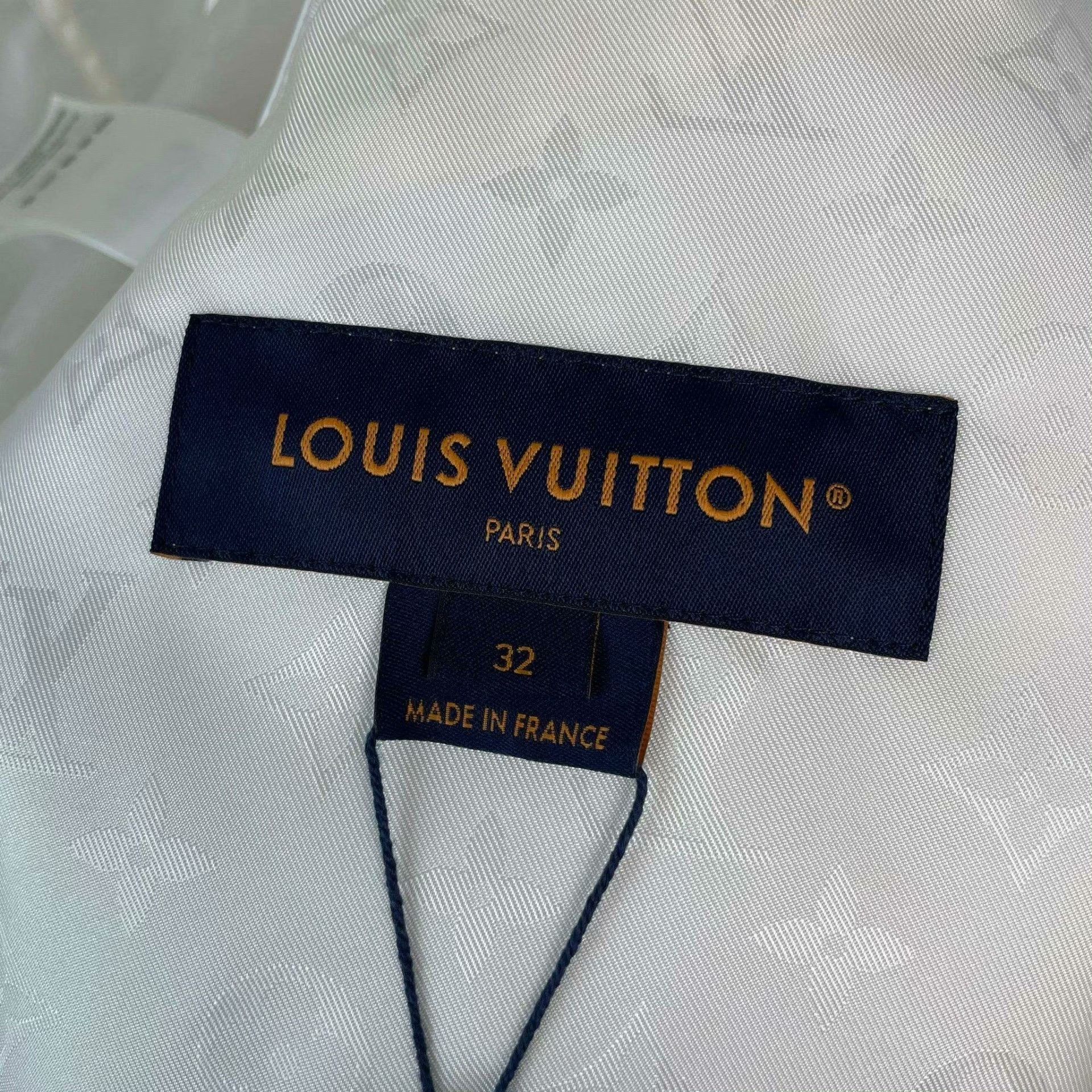 Louis Vuitton Louis Vuitton White Light Jacket 32 Men Size US XS / EU 42 / 0 - 6 Thumbnail