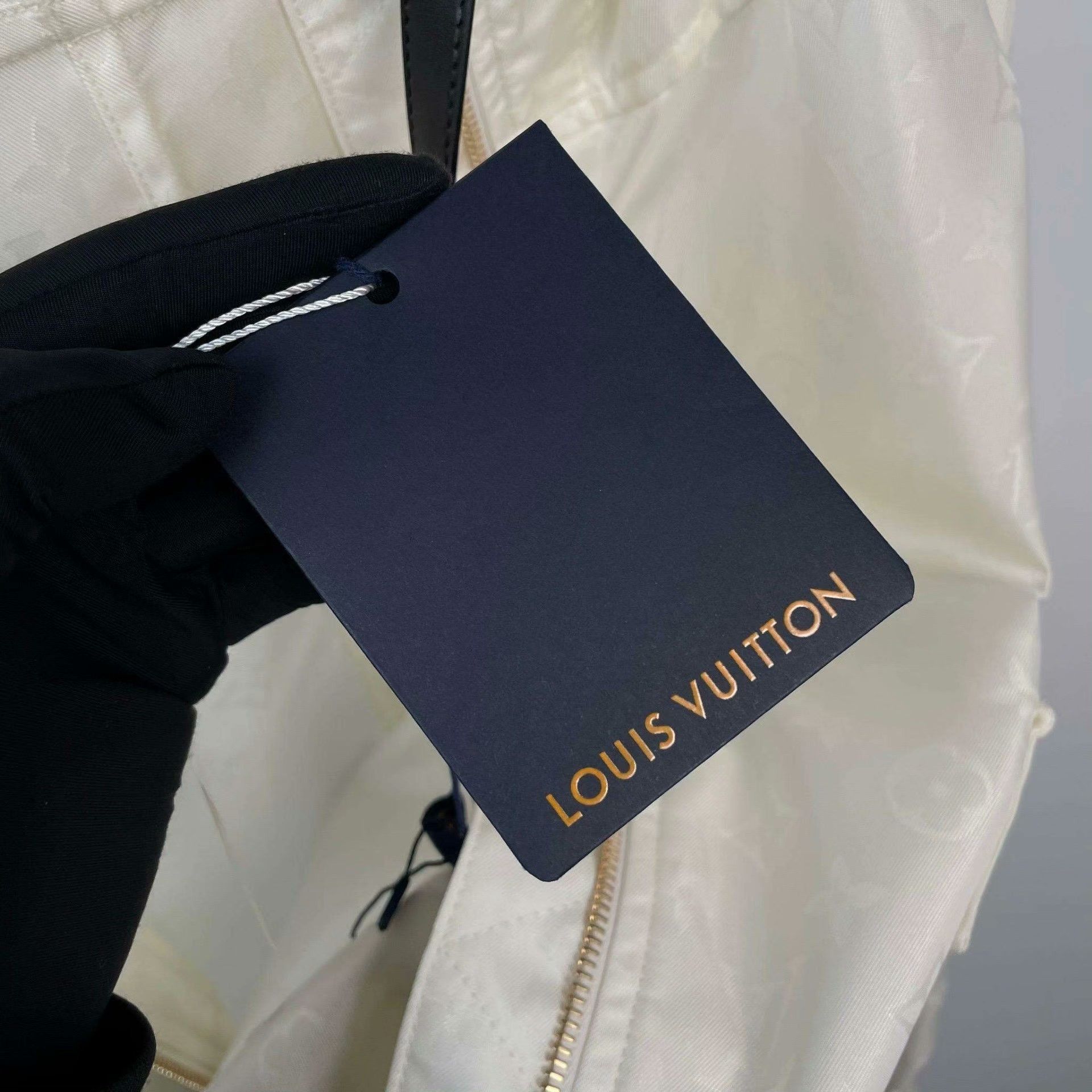 Louis Vuitton Louis Vuitton White Light Jacket 32 Men Size US XS / EU 42 / 0 - 3 Thumbnail