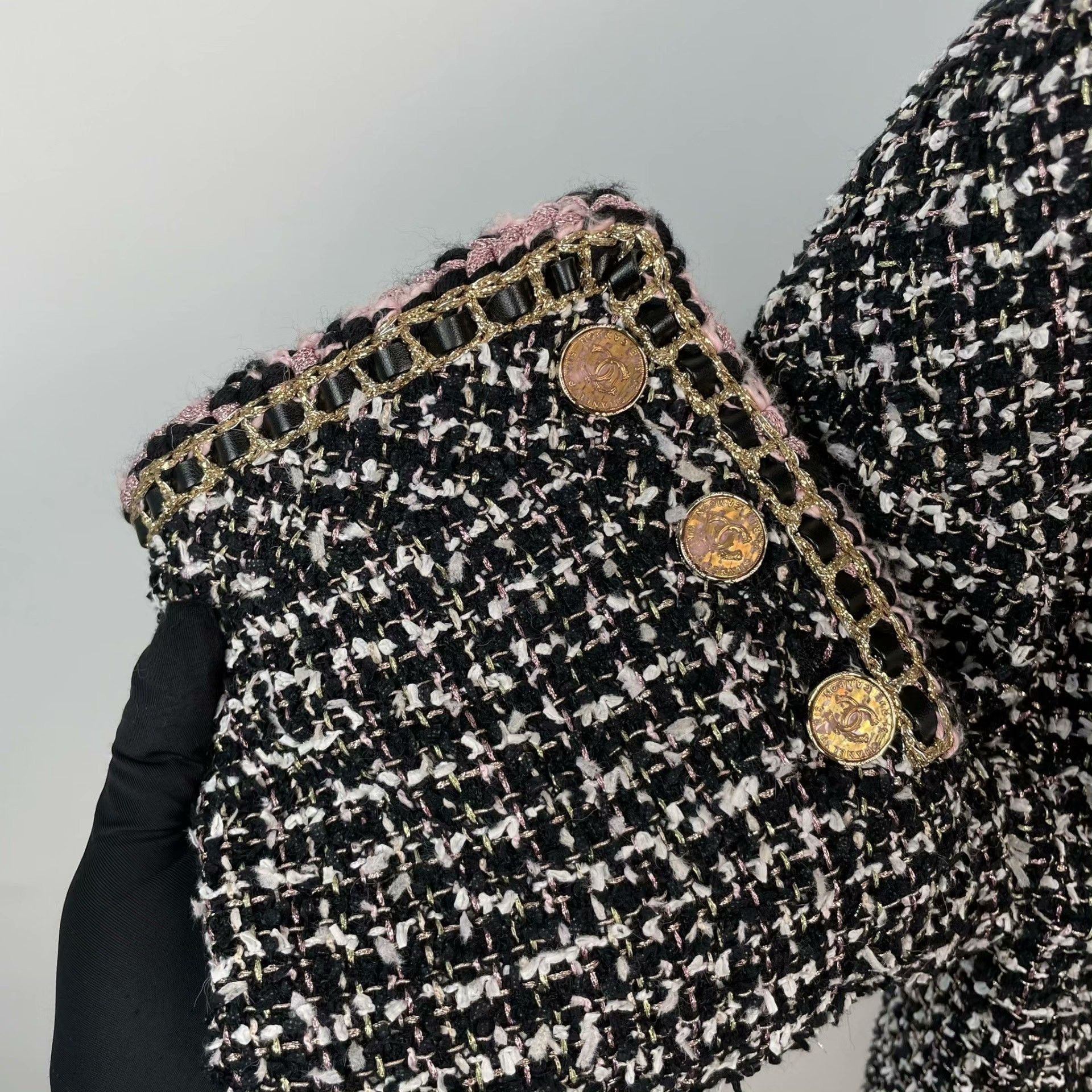 Chanel Chanel Black Light Jacket 40 Men Size US M / EU 48-50 / 2 - 5 Thumbnail