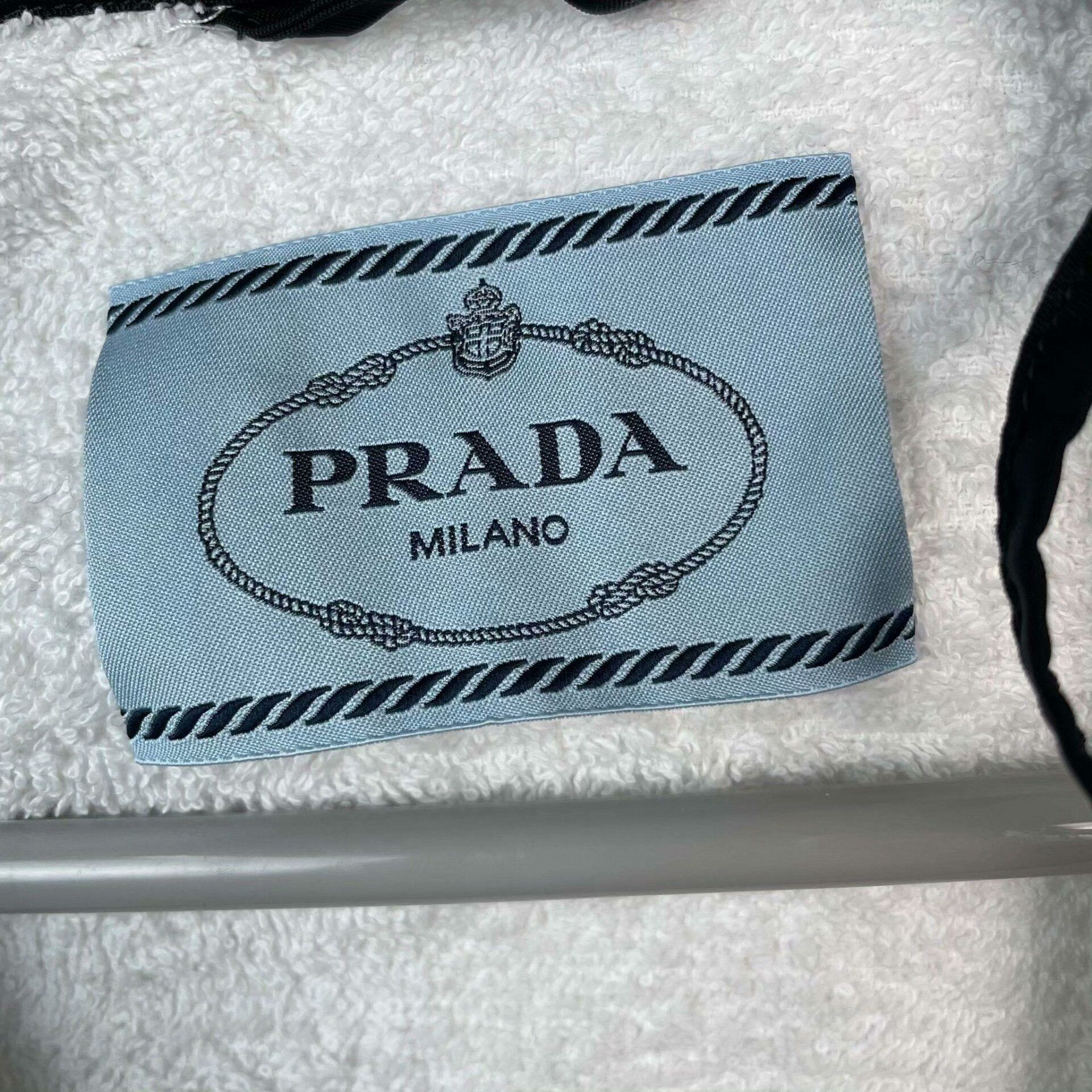 Prada Prada White Hoodie 38 women Size XS / US 0-2 / IT 36-38 - 3 Thumbnail