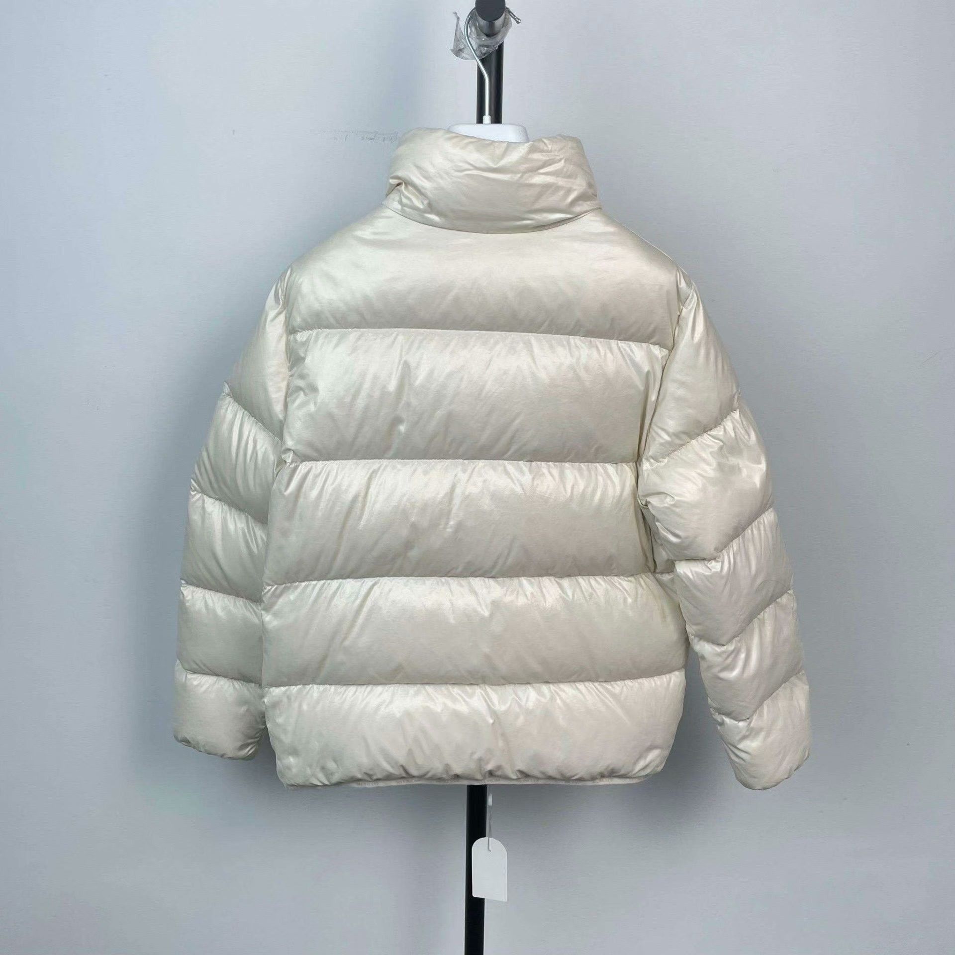 Moncler Moncler Down White Down Jacket 37 Women Size S / US 4 / IT 40 - 2 Thumbnail