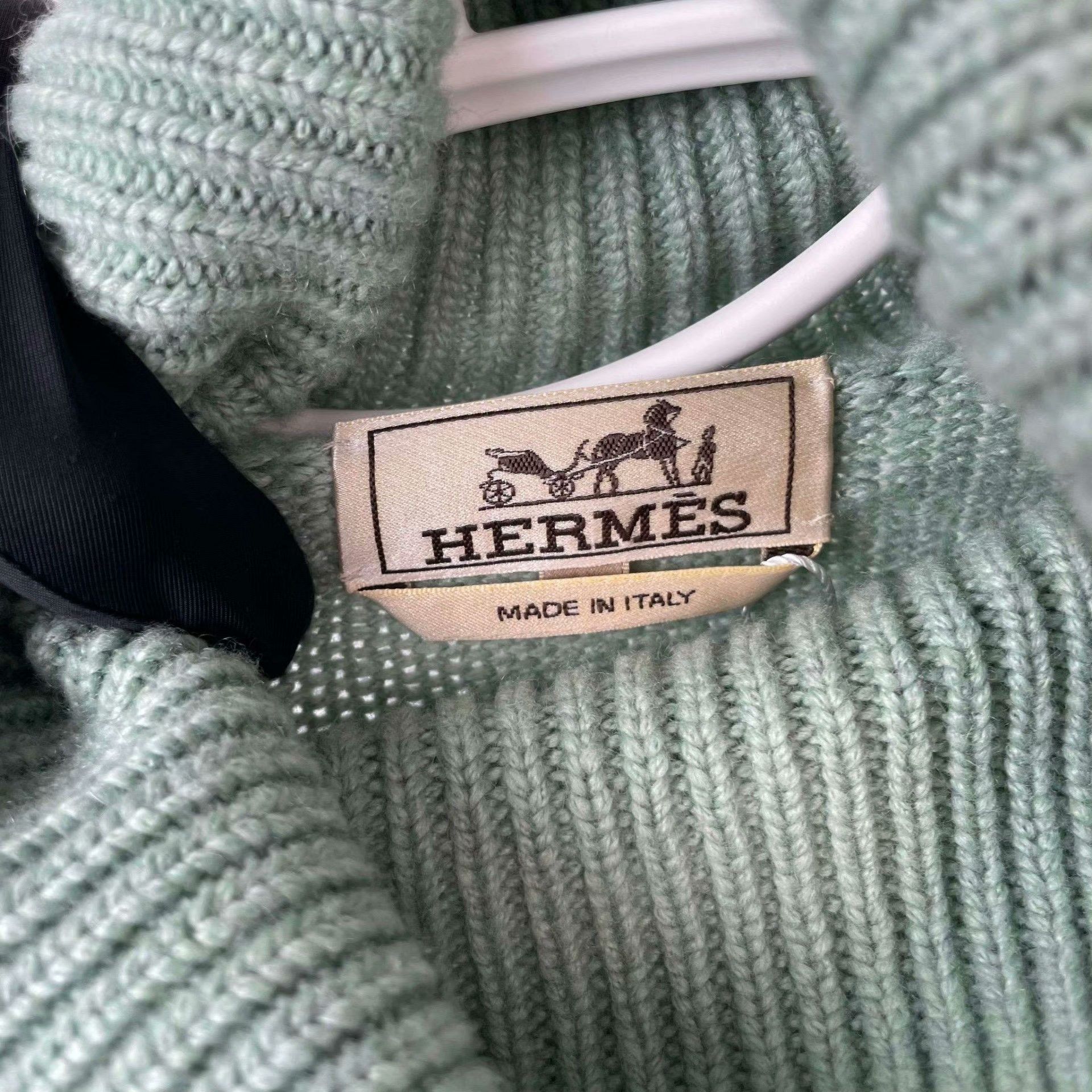 Hermes Hermes Green Sweater M Women Size M / US 6-8 / IT 42-44 - 3 Thumbnail