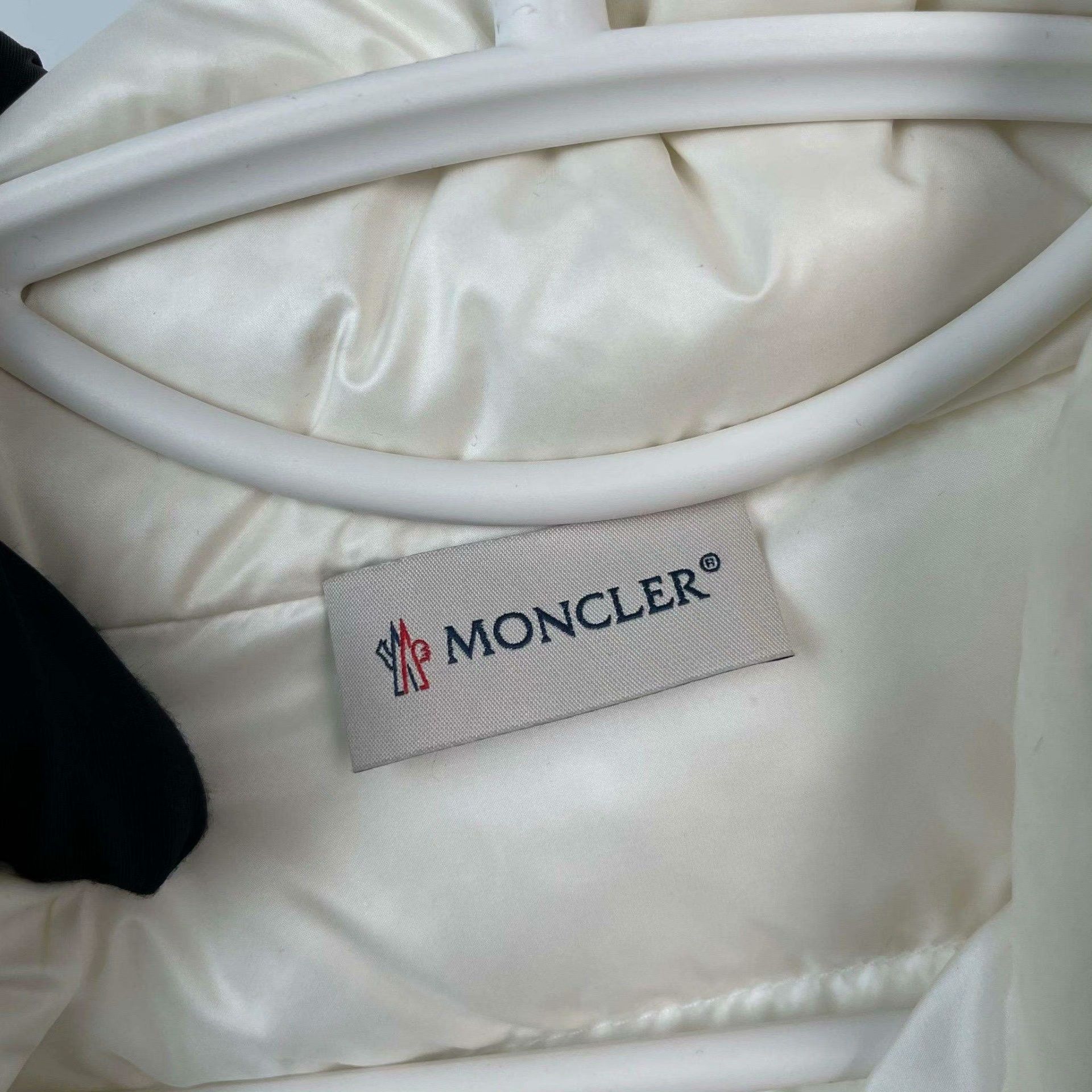 Moncler Moncler Down White Heavy Coat M Men Size US M / EU 48-50 / 2 - 5 Thumbnail