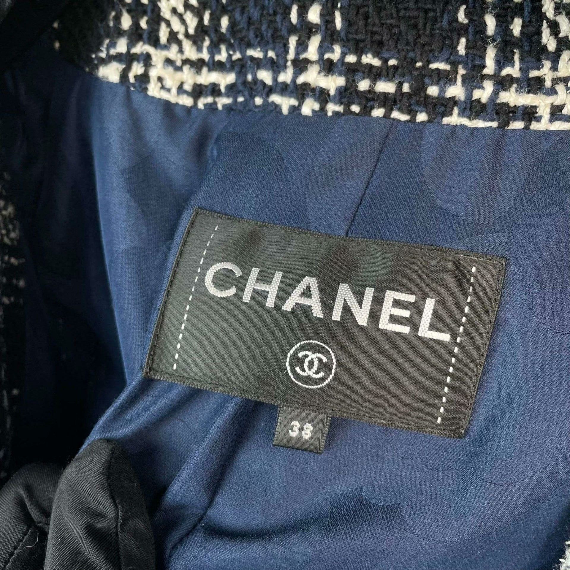 Chanel Chanel Wool Black Coat S Women Size S / US 4 / IT 40 - 4 Thumbnail