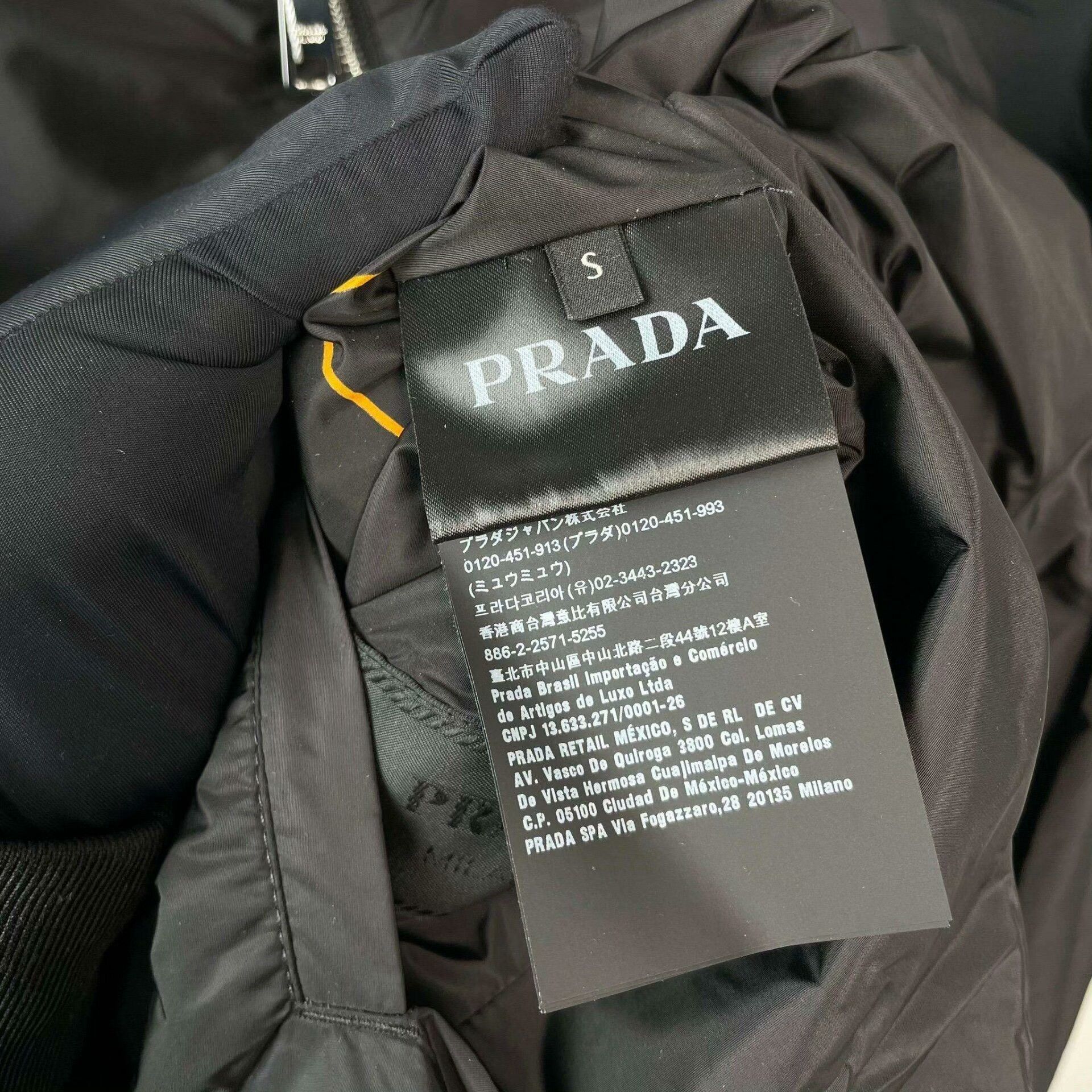 Prada Prada Nylon Black Light Jacket S Men Size US S / EU 44-46 / 1 - 4 Thumbnail