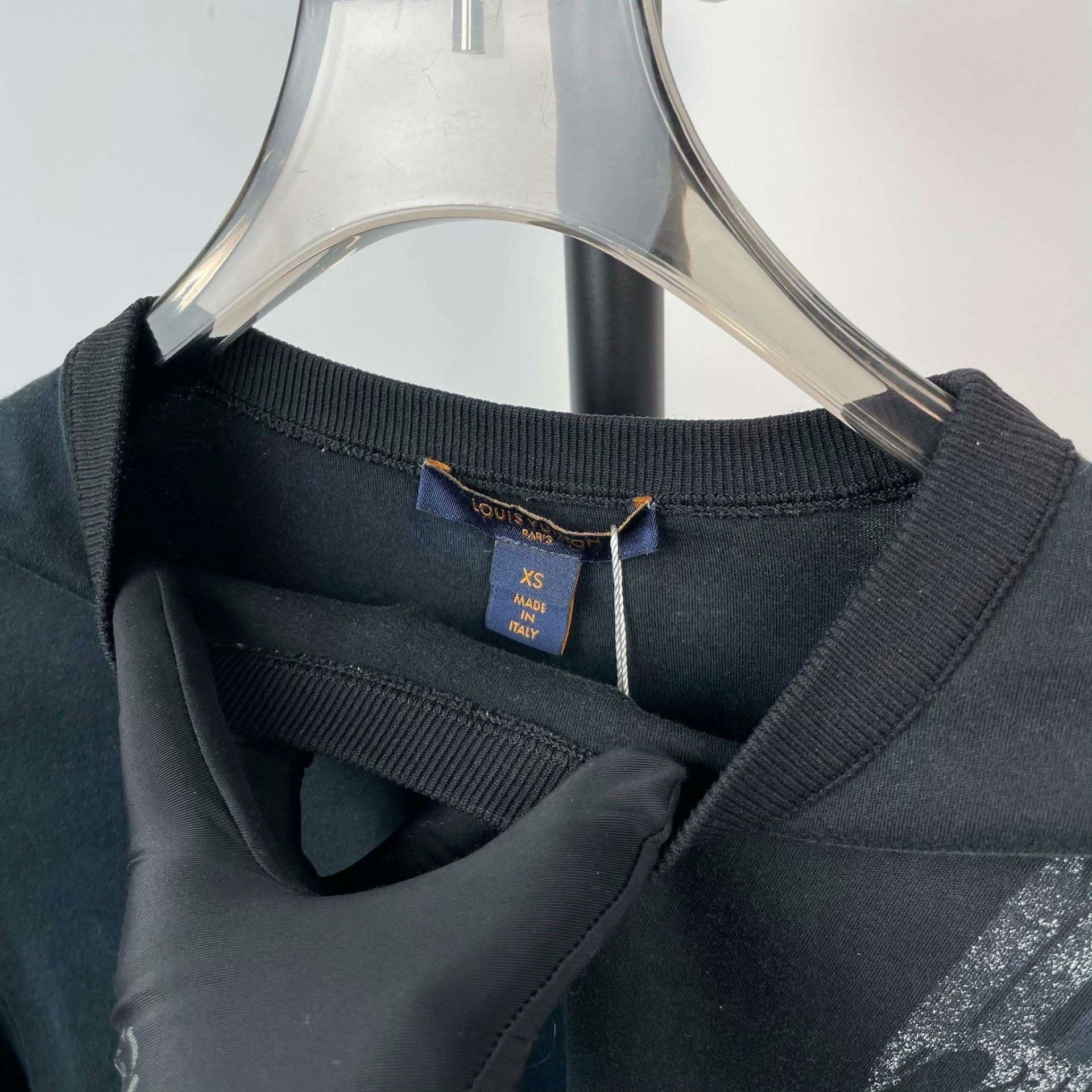 Louis Vuitton Louis Vuitton T-Shirt XS Men Size US XS / EU 42 / 0 - 5 Thumbnail
