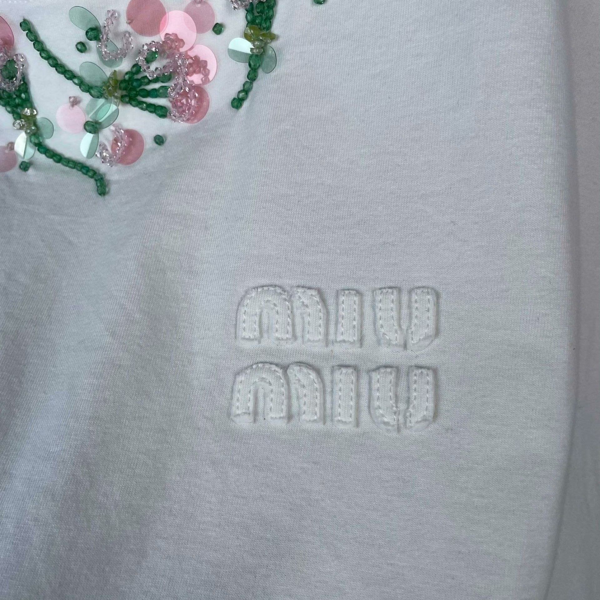 Miu Miu Miu Miu White T-Shirt M Women Size M / US 6-8 / IT 42-44 - 4 Thumbnail