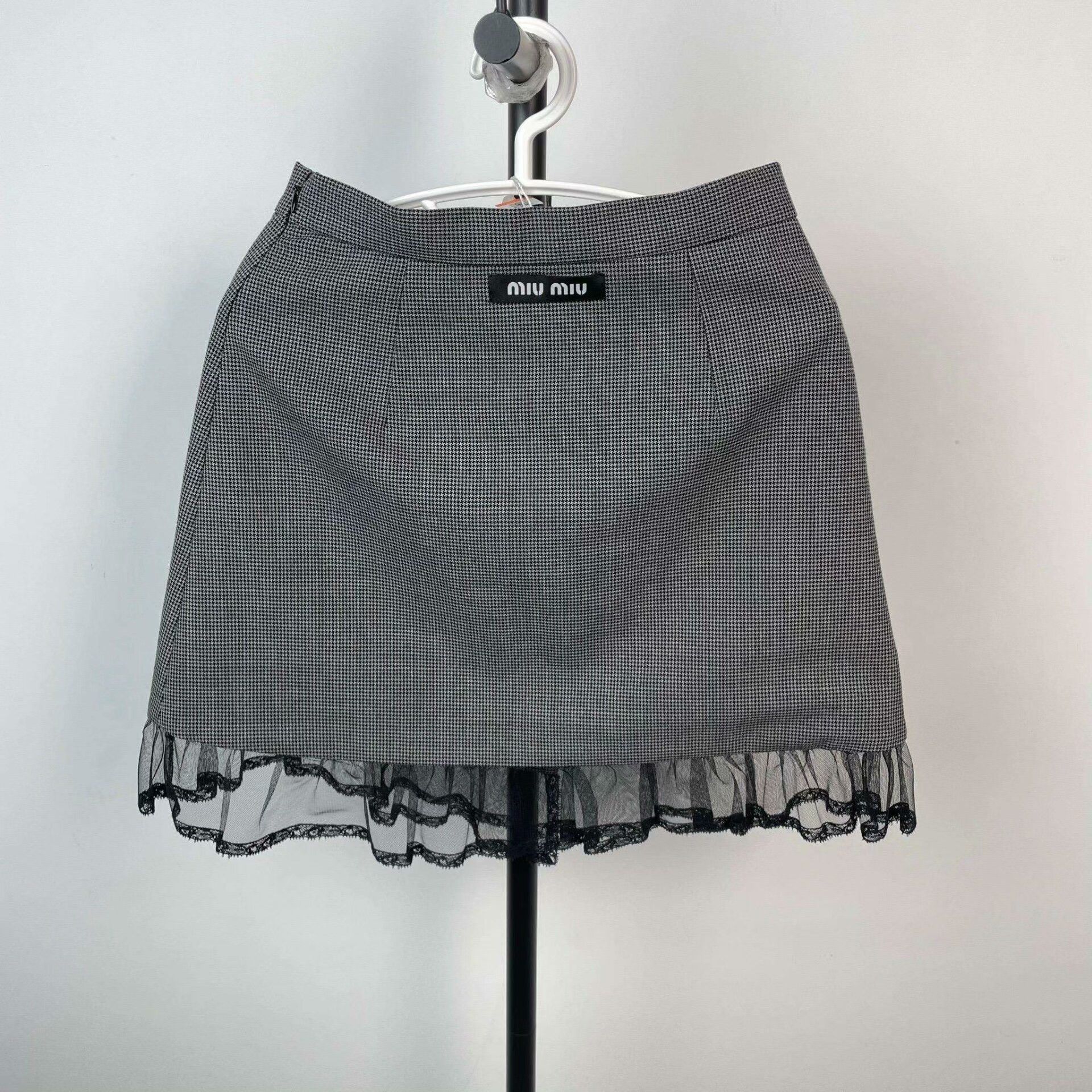 Miu Miu Miu Miu Cotton Plaid Gray Skirt 40 Women Size 40" / US 18 - 2 Thumbnail
