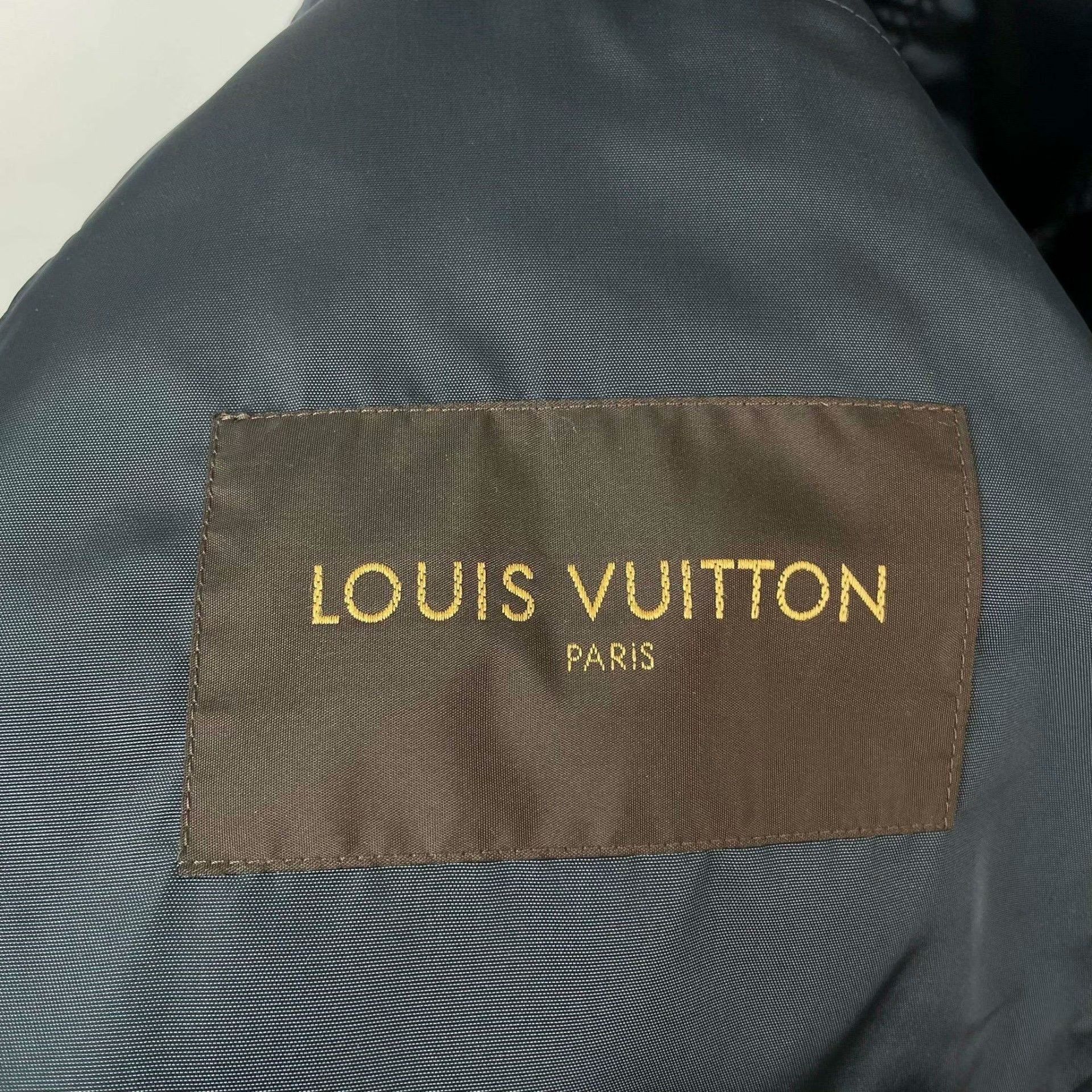 Louis Vuitton Louis Vuitton Polyester Blue Light Jacket M Men Size US M / EU 48-50 / 2 - 4 Thumbnail