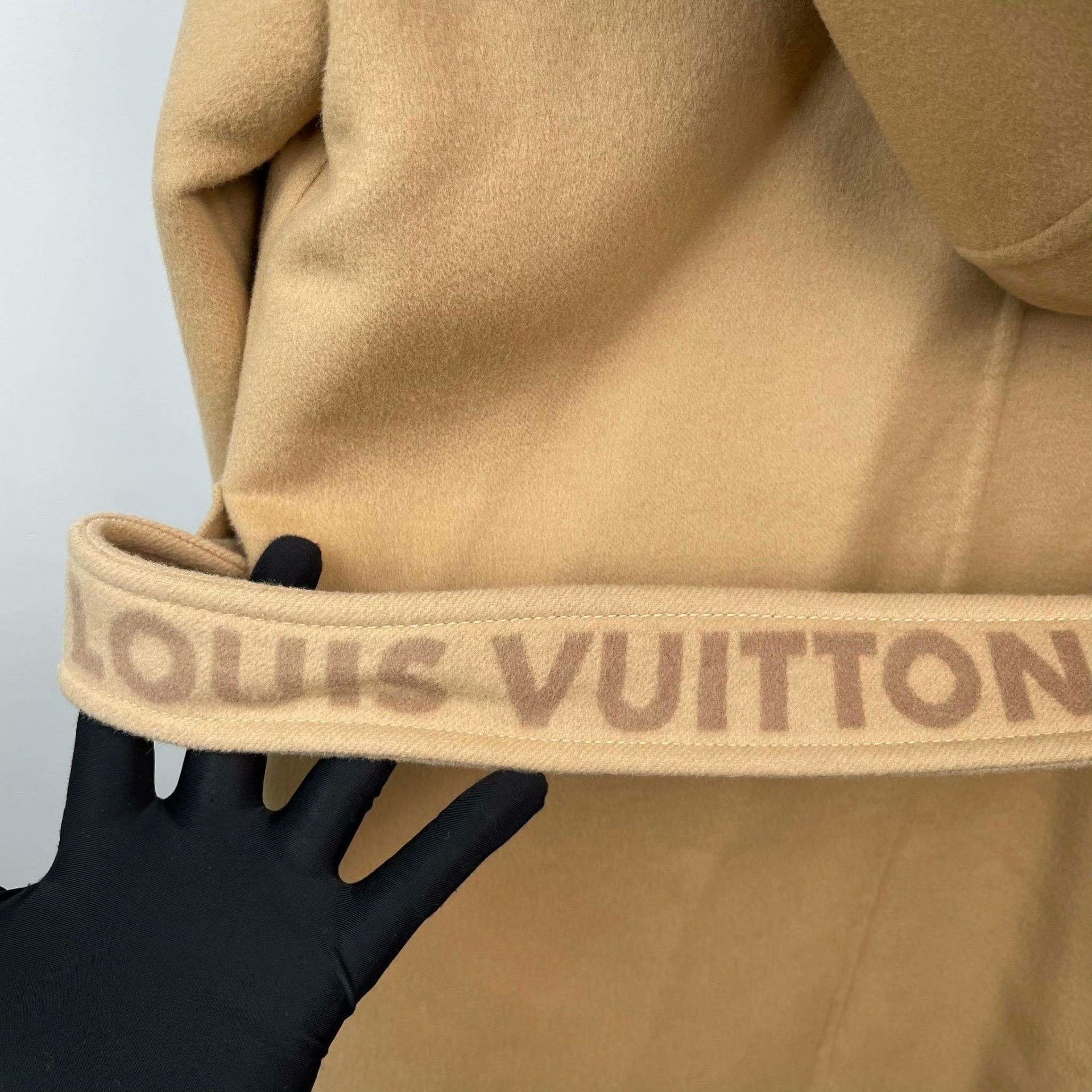 Louis Vuitton Louis Vuitton Brown Heavy Coat 38 Men Size US S / EU 44-46 / 1 - 9 Thumbnail