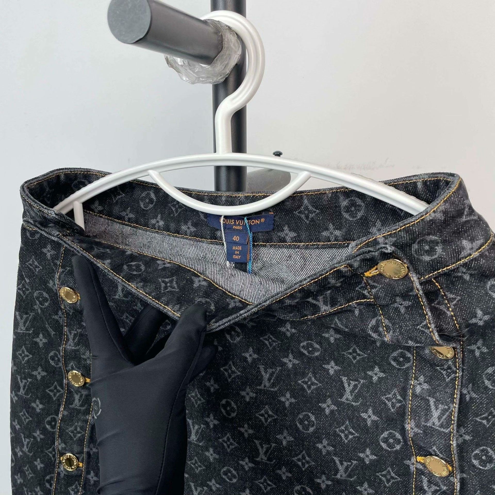 Louis Vuitton Louis Vuitton Denim Printed Gray Skirt S Women Size 26" / US 2 / IT 38 - 4 Thumbnail