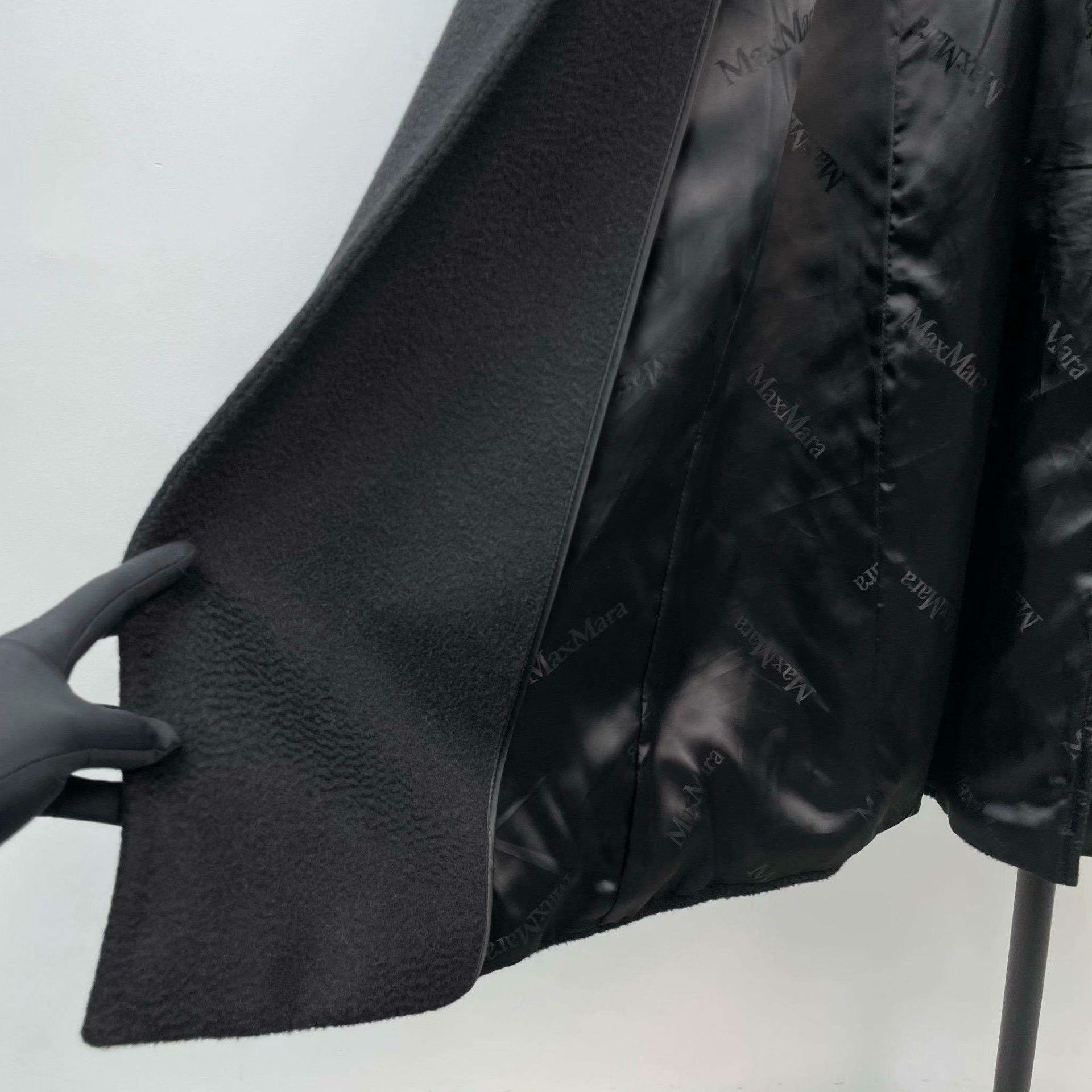 Max Mara Max Mara Black Coat 50 Women Size XL / US 12-14 / IT 48-50 - 7 Thumbnail