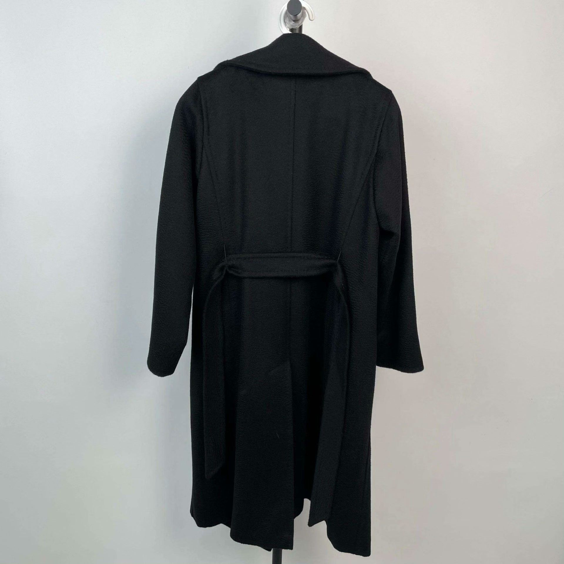 Max Mara Max Mara Black Coat 50 Women Size XL / US 12-14 / IT 48-50 - 2 Thumbnail