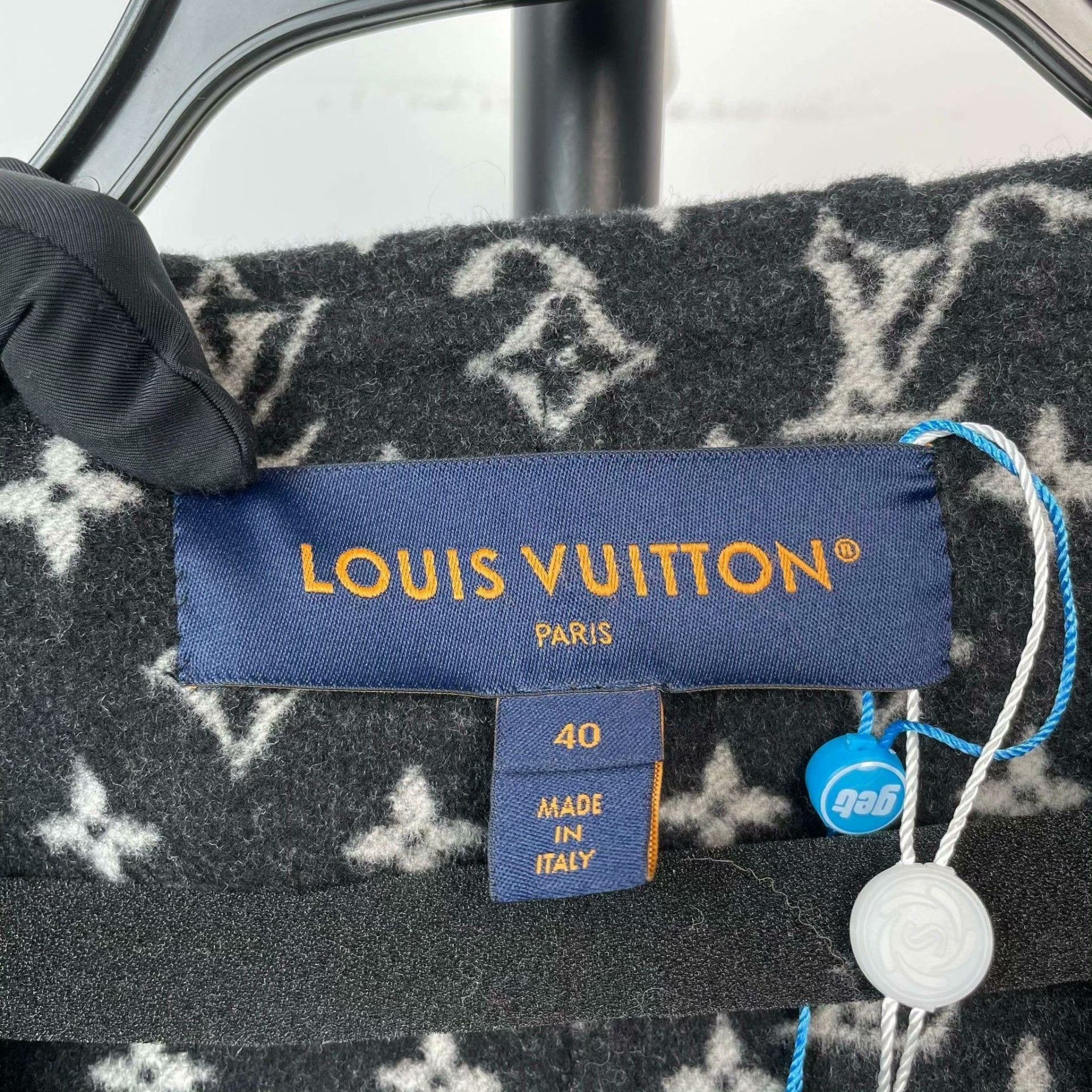 Louis Vuitton Louis Vuitton Black Heavy Coat 40 Men Size US M / EU 48-50 / 2 - 5 Thumbnail