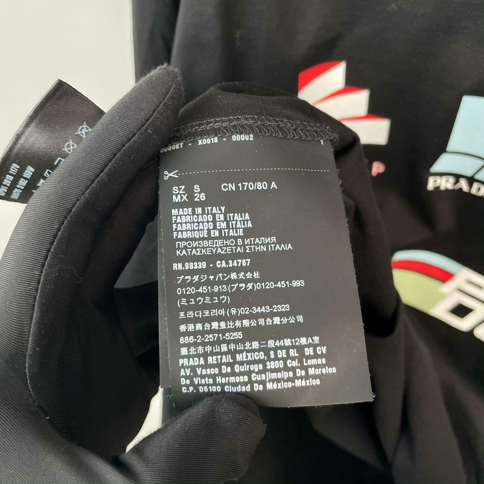 Prada Prada Printed Black T-Shirt S Women Size S / US 4 / IT 40 - 8 Thumbnail