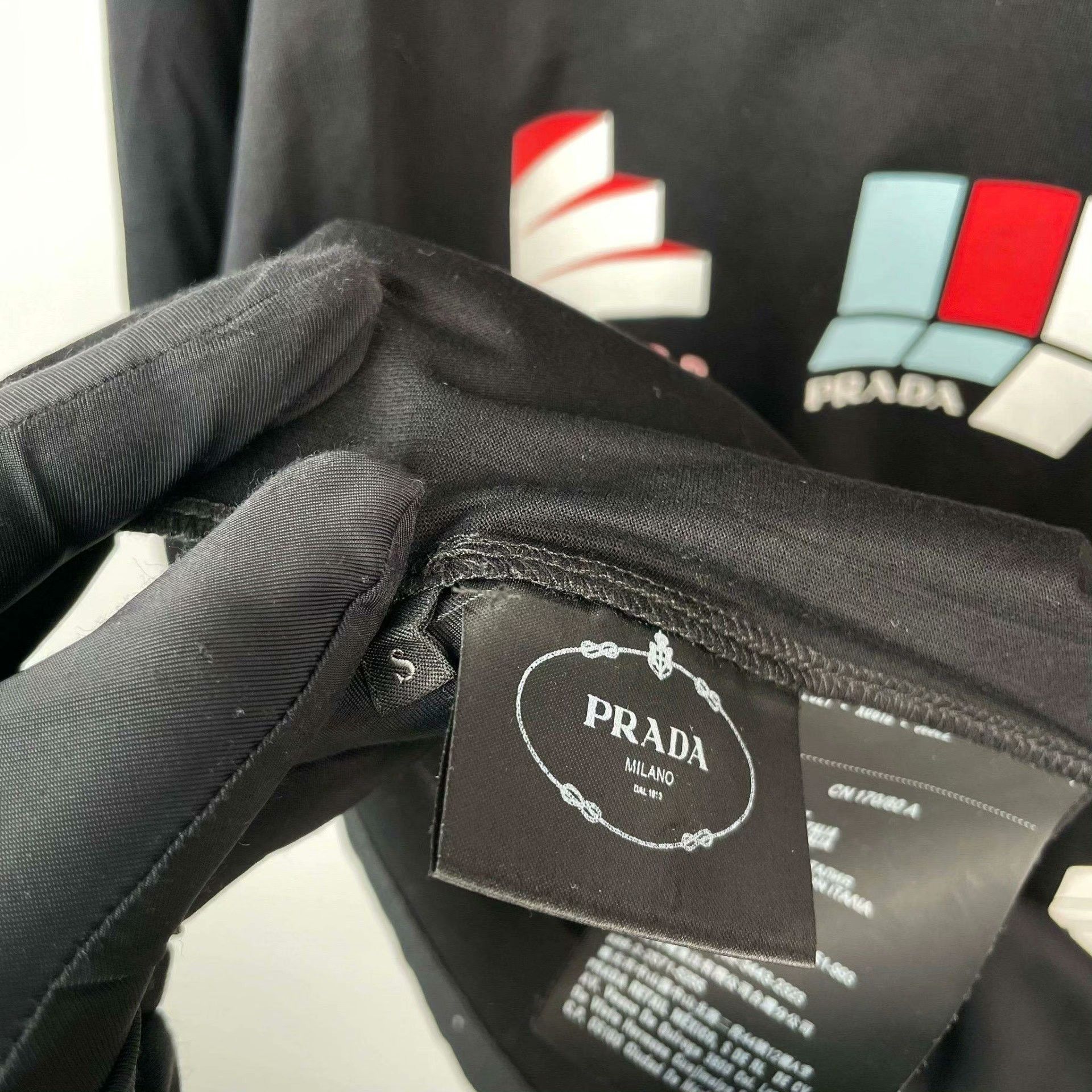 Prada Prada Printed Black T-Shirt S Women Size S / US 4 / IT 40 - 5 Thumbnail