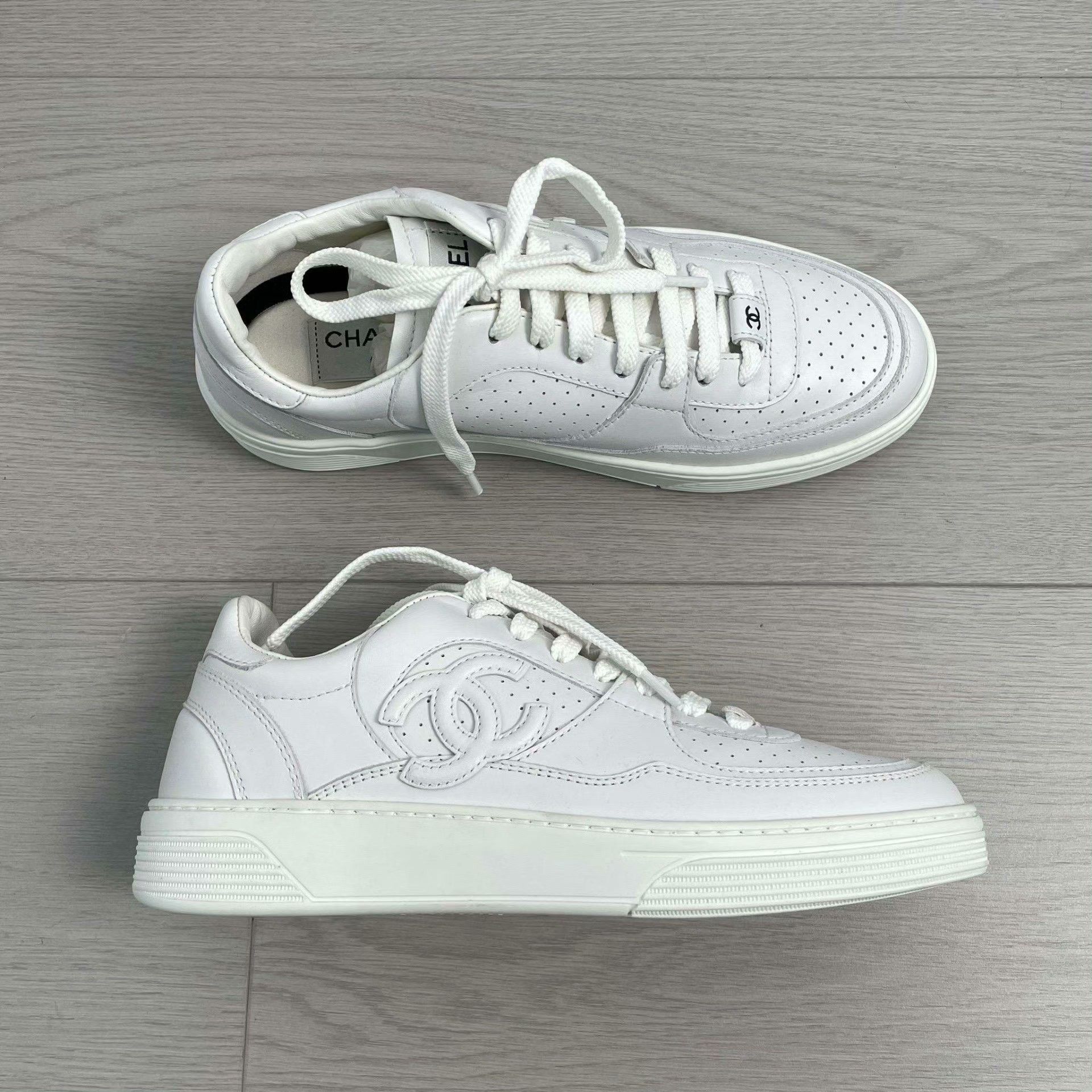 Chanel Chanel Leather White Lowtop Sneakers 37 Women Size US 6.5 / IT 36.5 - 2 Thumbnail