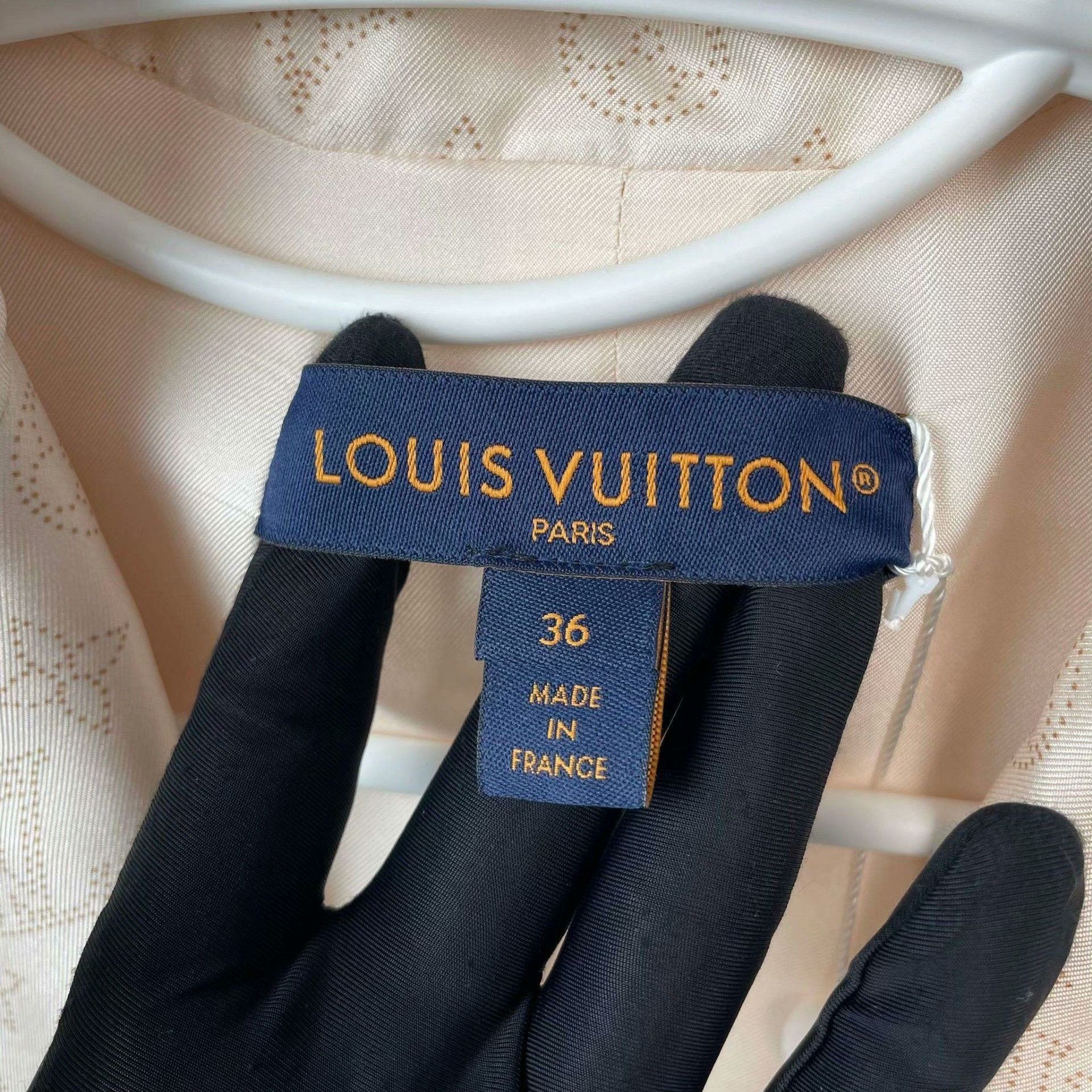 Louis Vuitton Louis Vuitton Silk Pink Suit S Men Size 40R - 3 Thumbnail