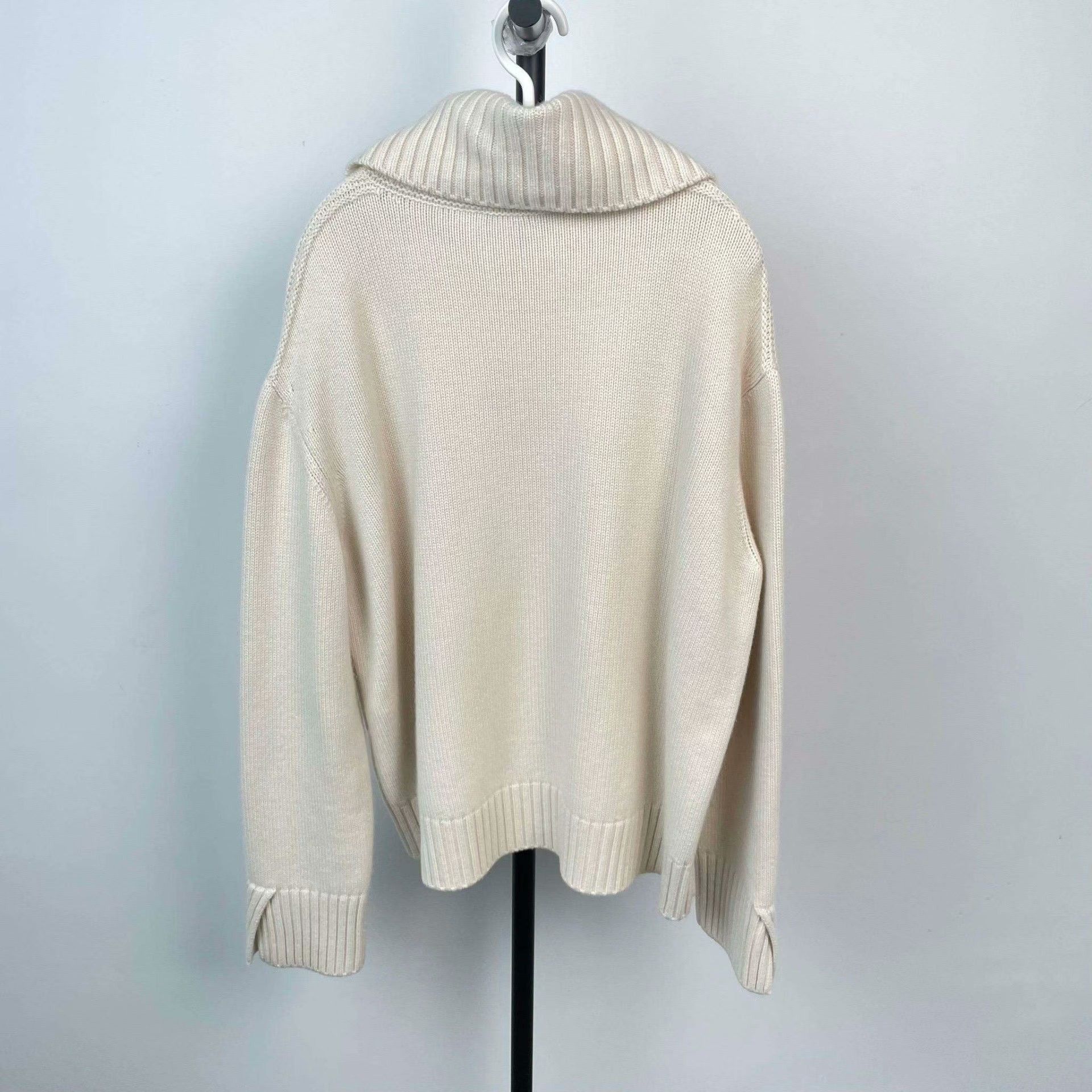 Loro Piana Loro Piana White Item L Women Size M / US 6-8 / IT 42-44 - 2 Thumbnail