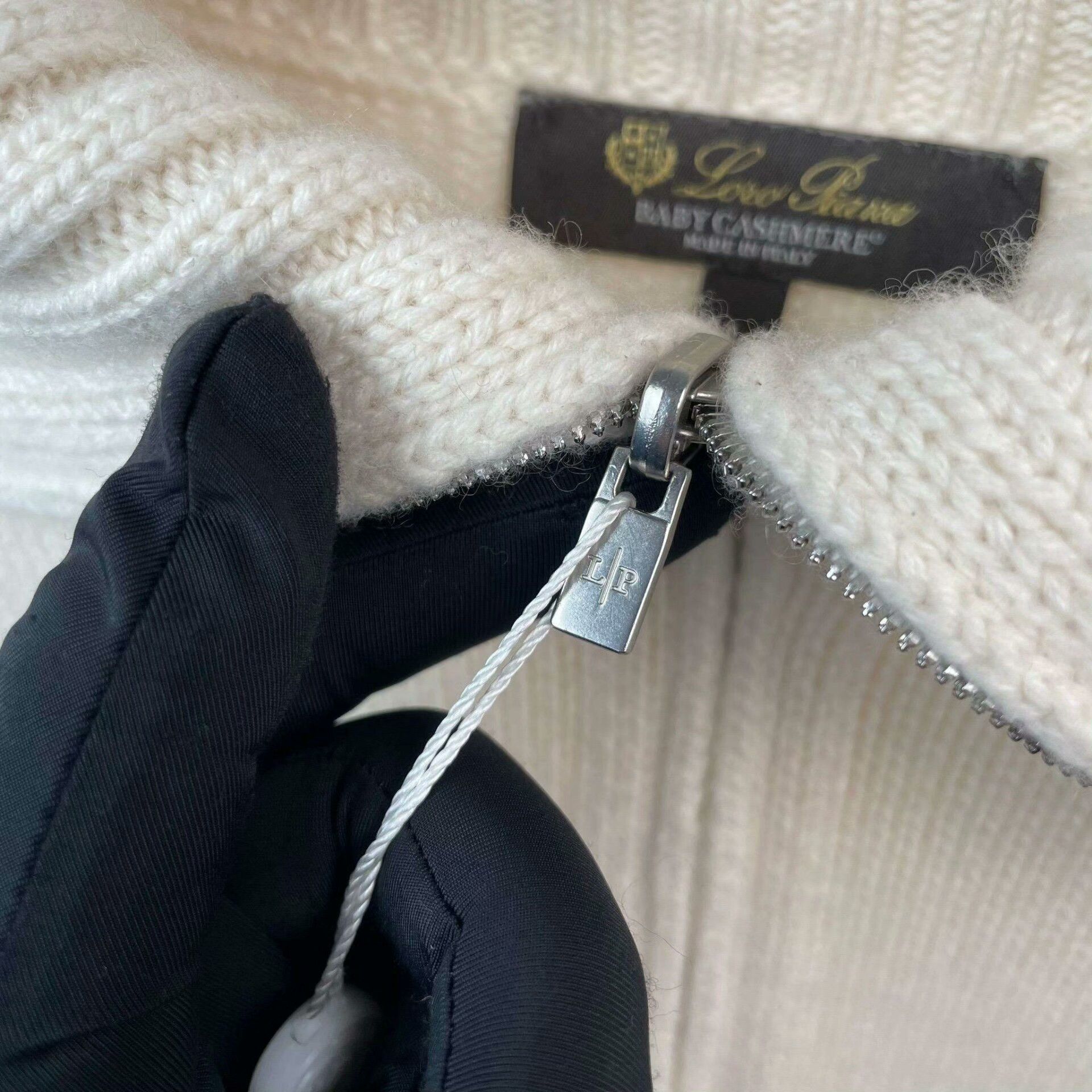 Loro Piana Loro Piana White Item L Women Size M / US 6-8 / IT 42-44 - 4 Thumbnail