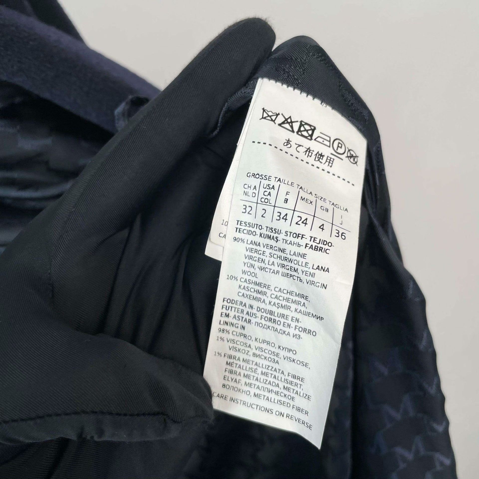 Max Mara Max Mara Black Coat L Women Size L / US 10 / IT 46 - 6 Thumbnail
