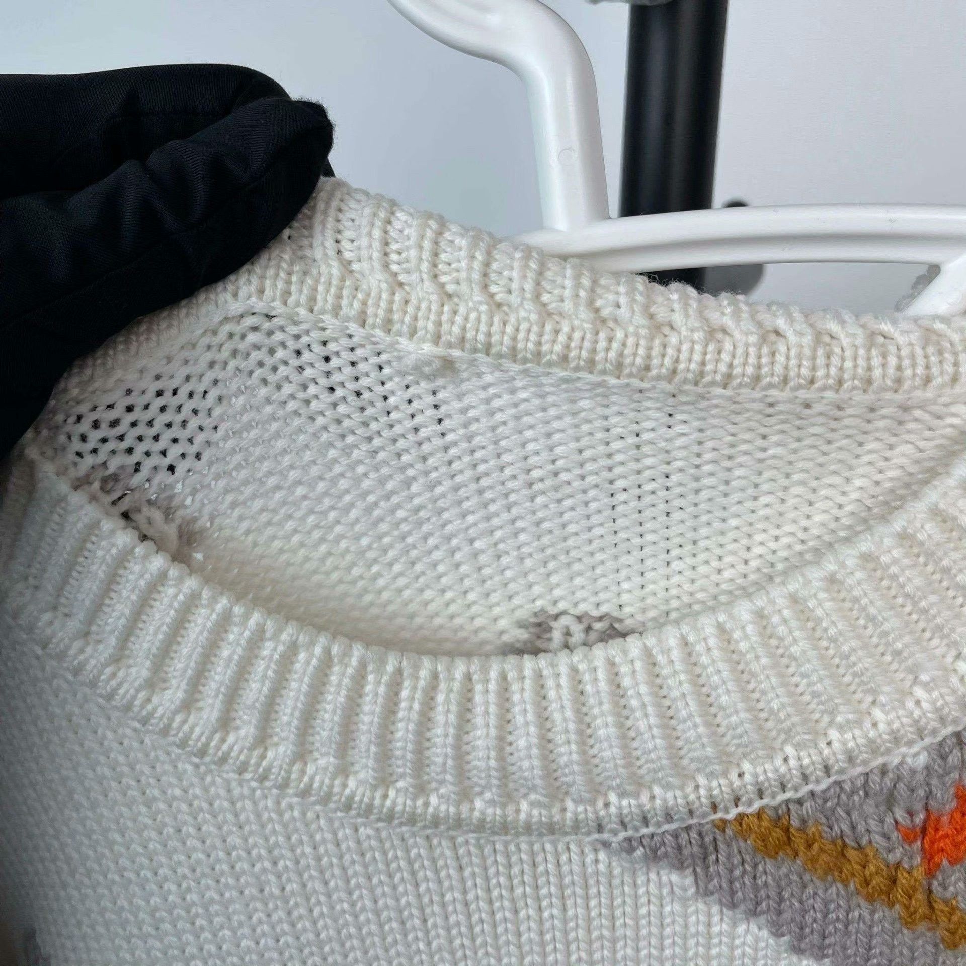 Fendi Fendi Retro Beige Sweater 48 Men Size US XL / EU 56 / 4 - 9 Thumbnail