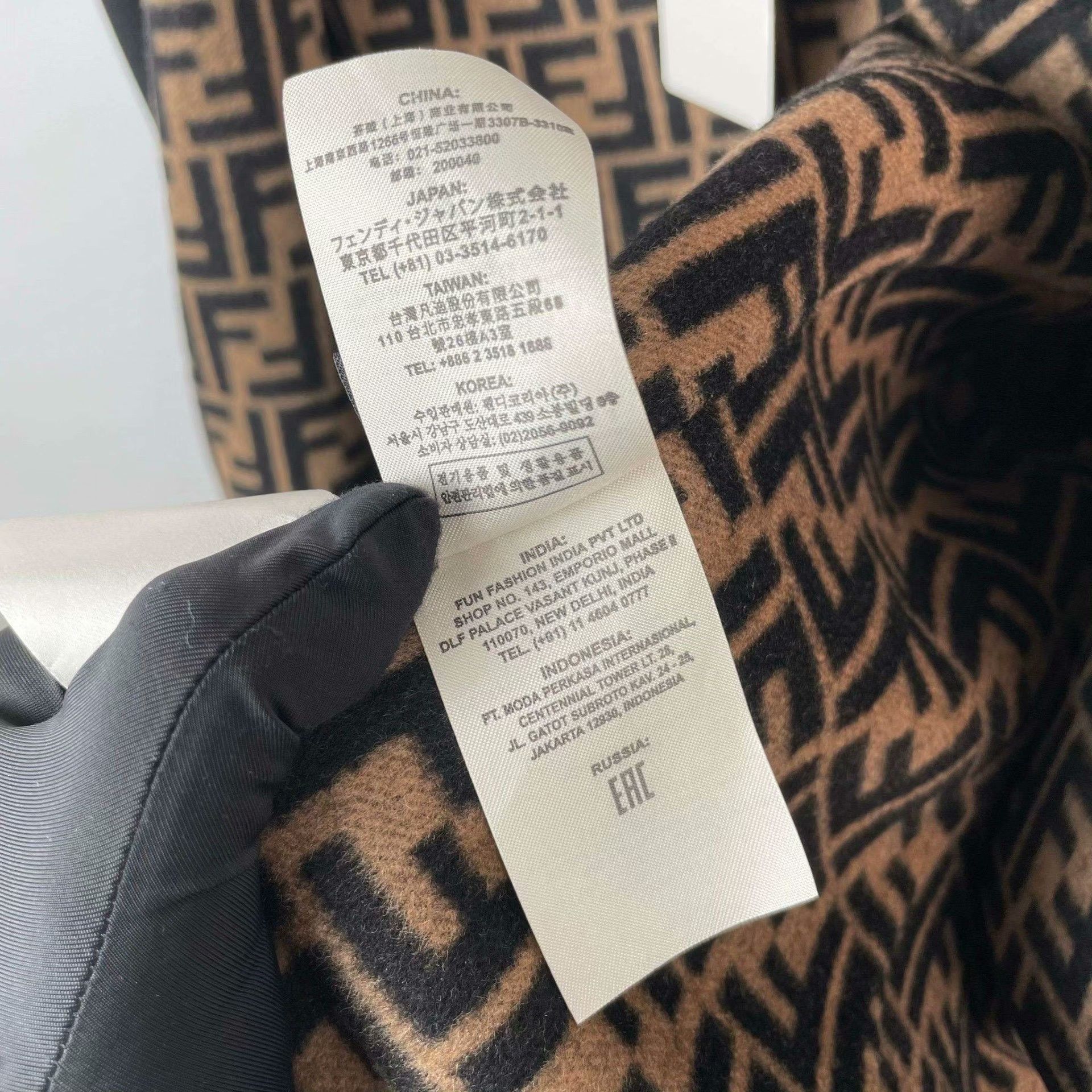 Fendi Fendi Black Heavy Coat 50 Men Size US XL / EU 56 / 4 - 9 Thumbnail