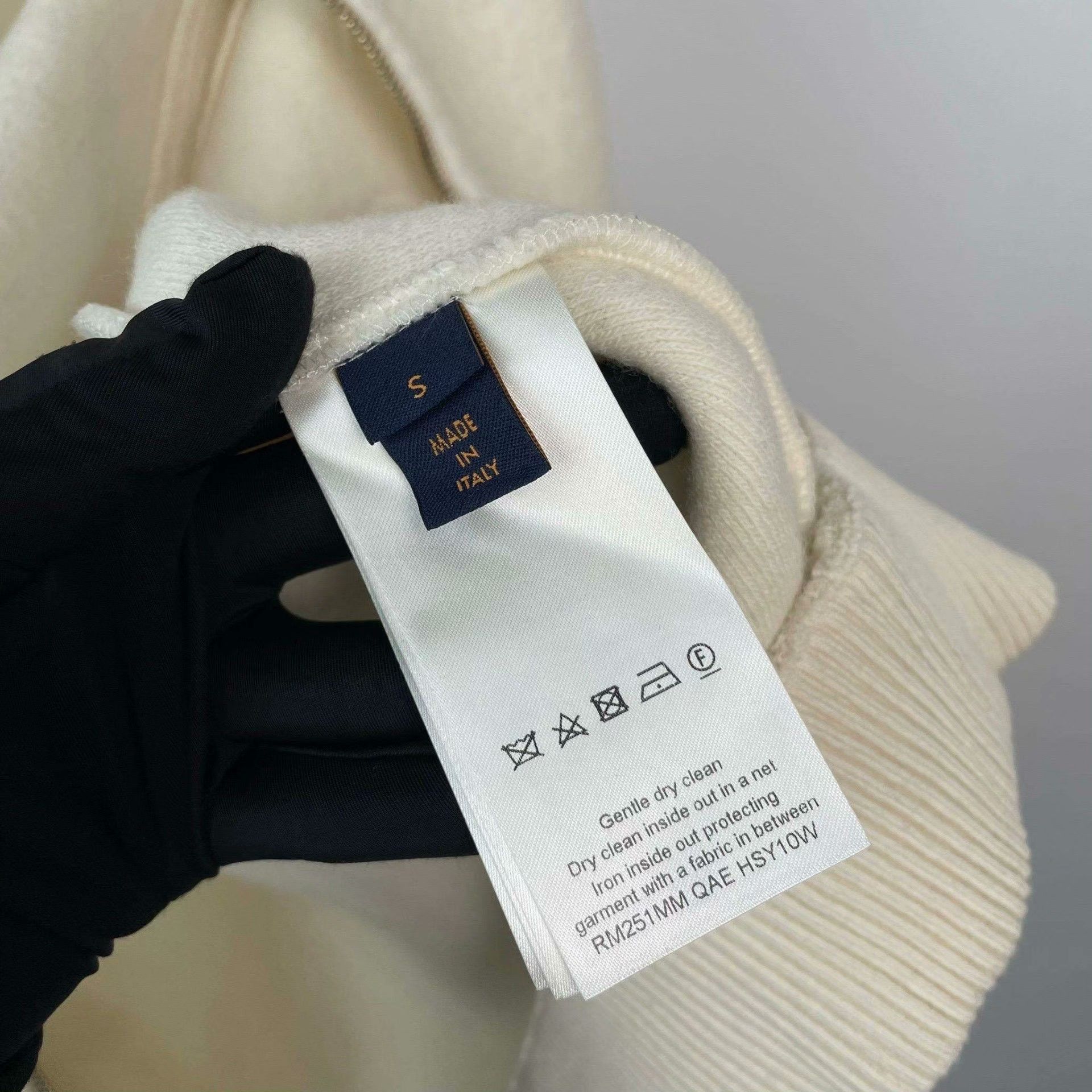 Louis Vuitton Louis Vuitton White Light Jacket S Men Size US S / EU 44-46 / 1 - 4 Thumbnail