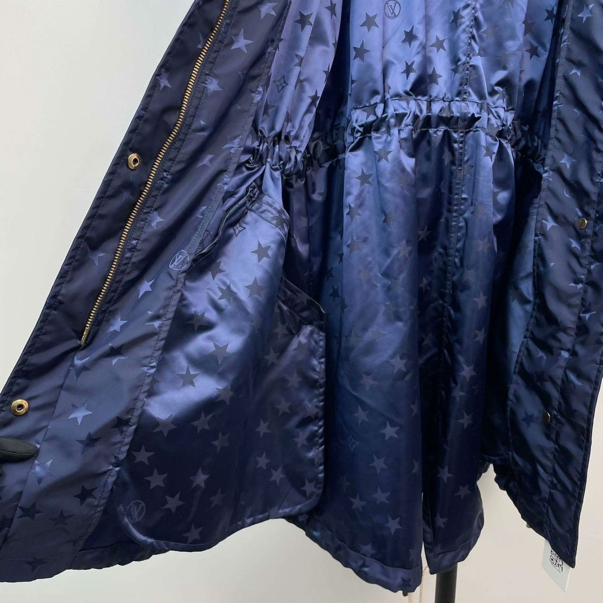 Louis Vuitton Louis Vuitton Blue Light Jacket 36 Men Size US S / EU 44-46 / 1 - 9 Thumbnail