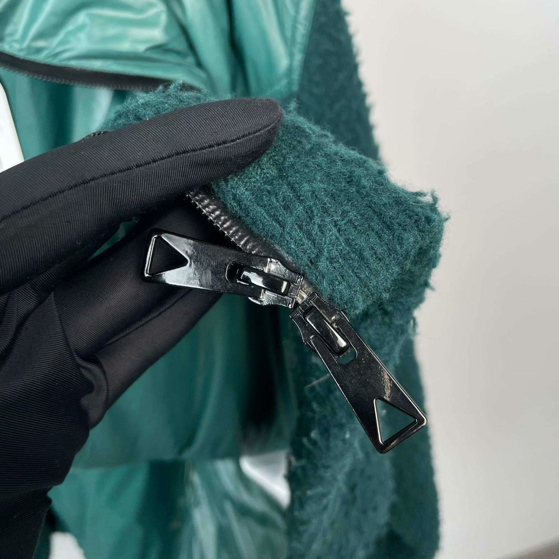 Bottega Veneta Bottega Veneta Fleece Green Jacket S Women Size S / US 4 / IT 40 - 7 Thumbnail