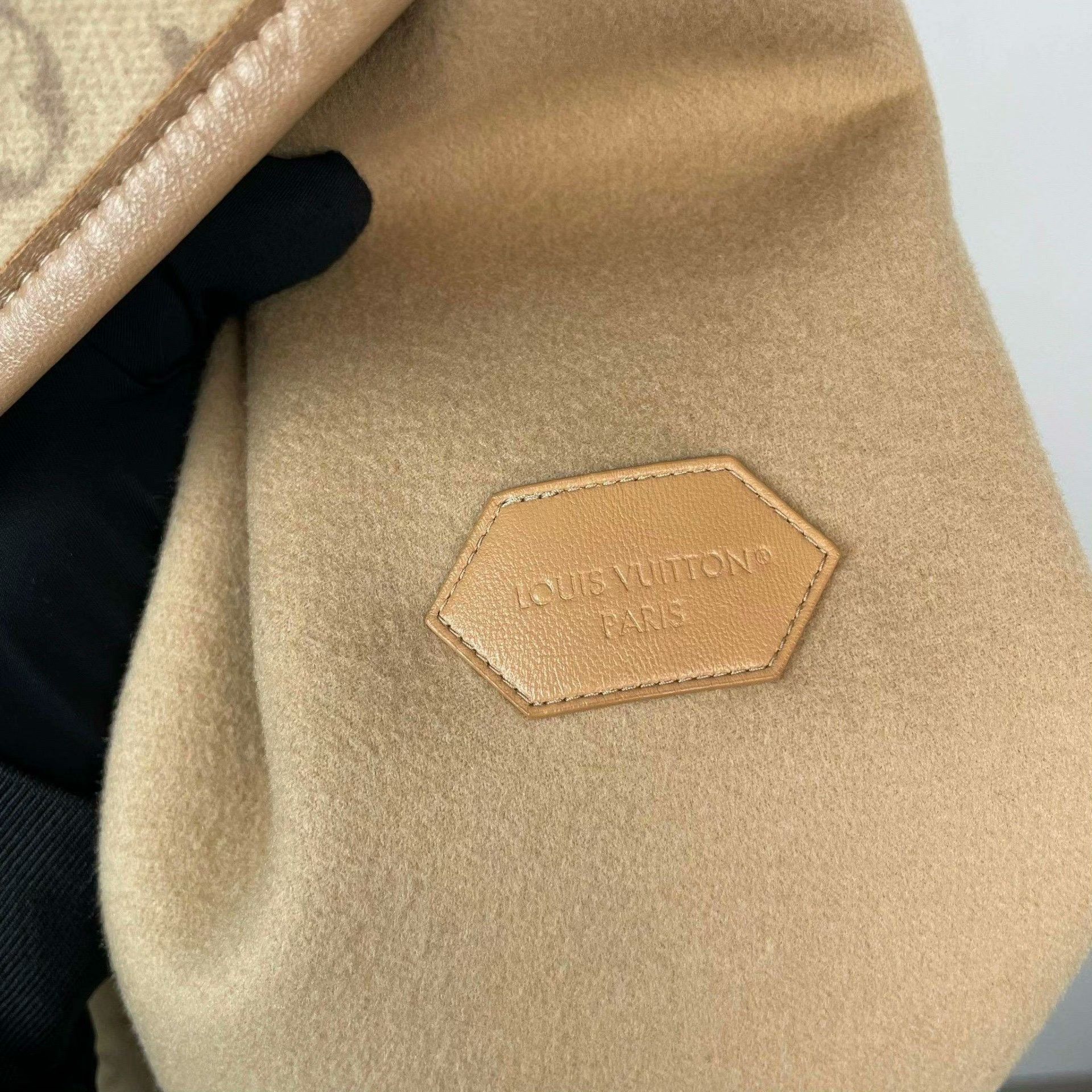 Louis Vuitton Louis Vuitton Brown Heavy Coat XL Men Size US XL / EU 56 / 4 - 4 Thumbnail