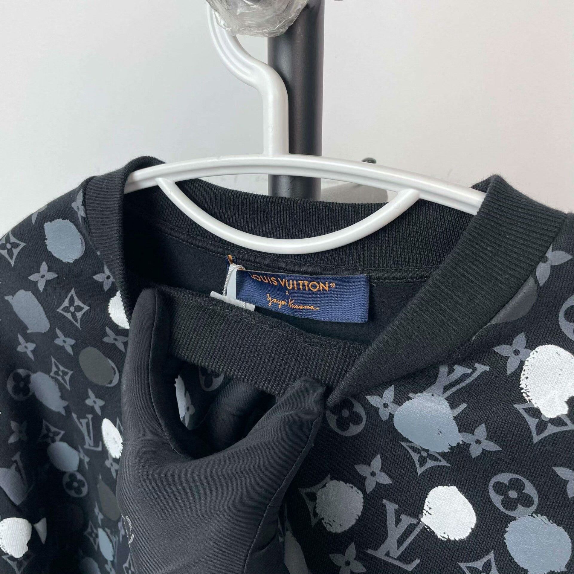 Louis Vuitton Louis Vuitton Cotton Multi T-Shirt M Women Size M / US 6-8 / IT 42-44 - 7 Thumbnail