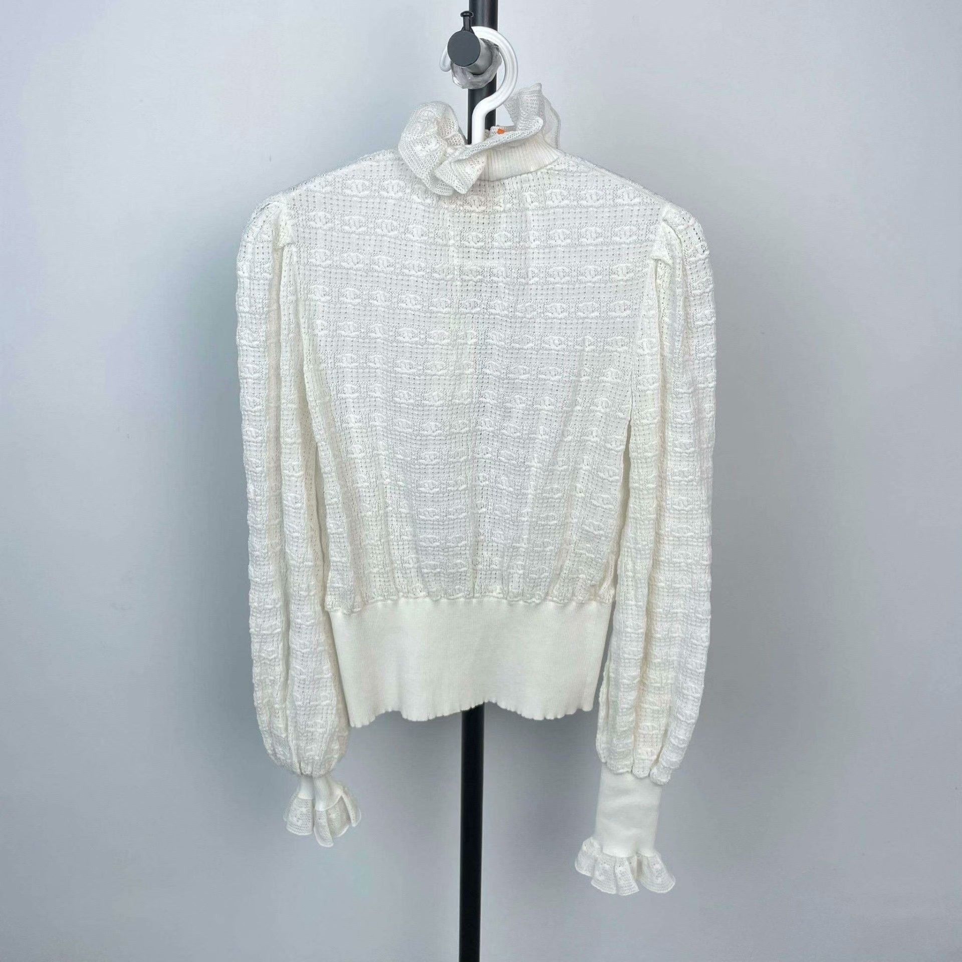 Chanel Chanel Knit Sweater 36 Women Size S / US 4 / IT 40 - 2 Thumbnail