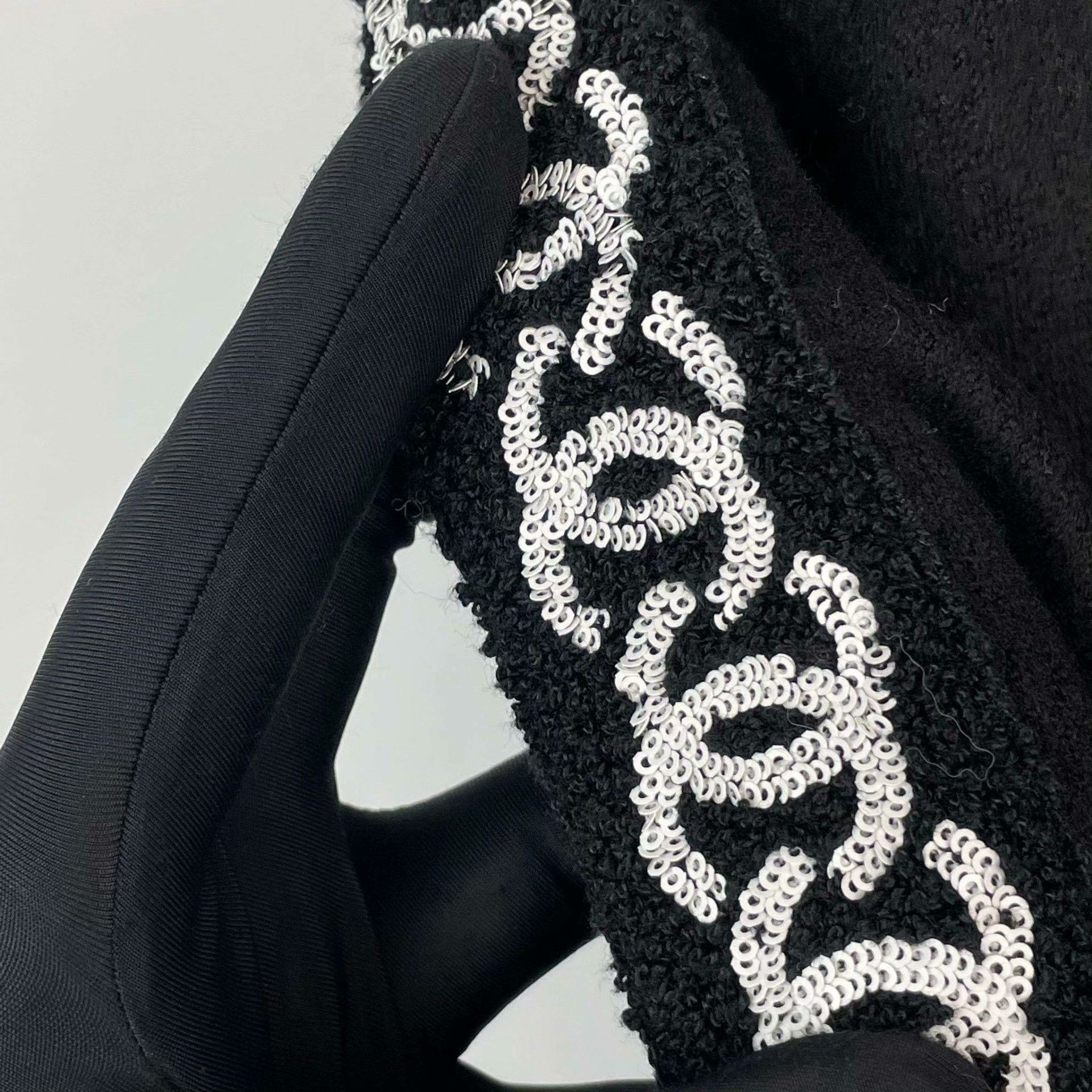 Chanel Chanel Black Sweater 40 Men Size US M / EU 48-50 / 2 - 8 Thumbnail