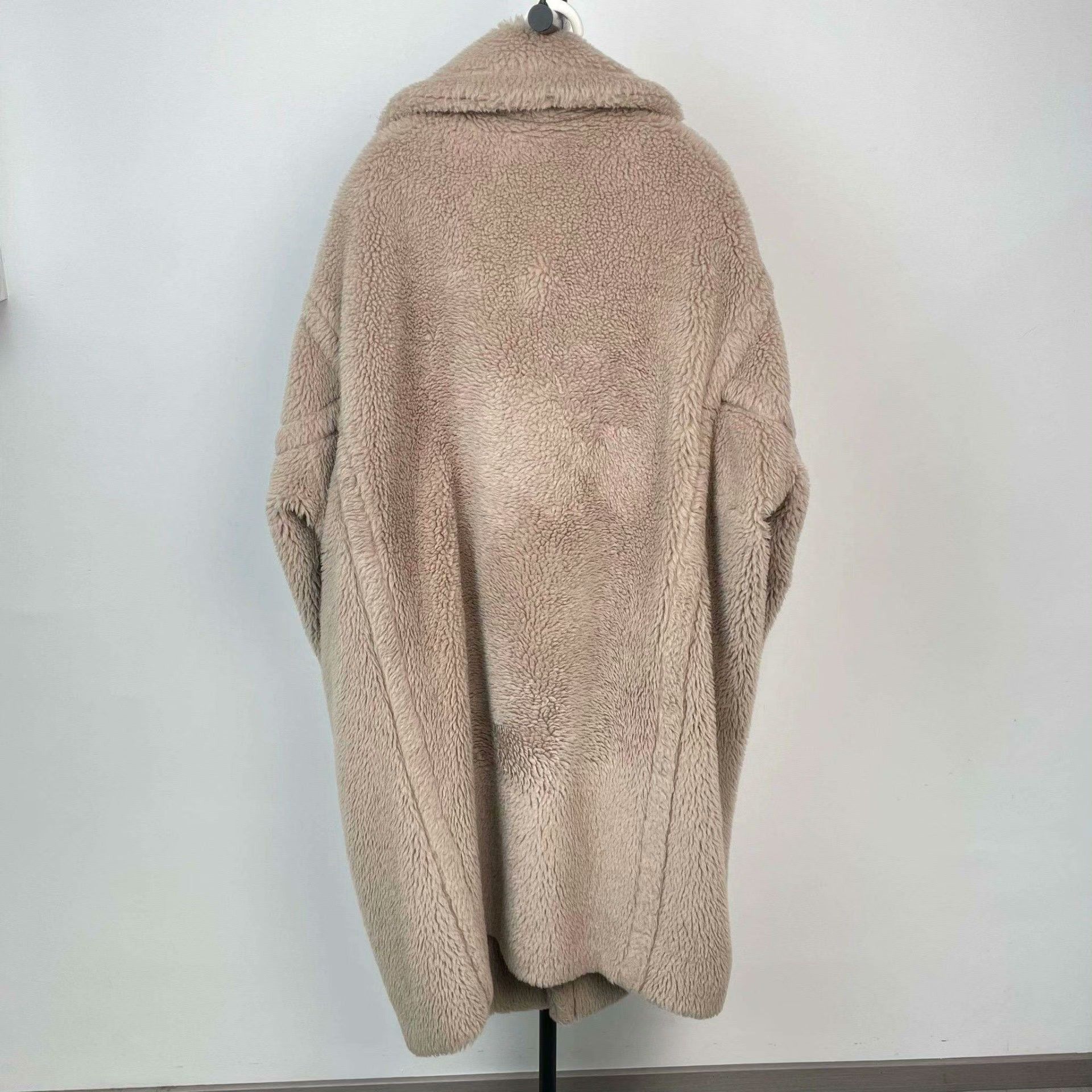 Max Mara Max Mara Beige Coat M Women Size M / US 6-8 / IT 42-44 - 2 Thumbnail