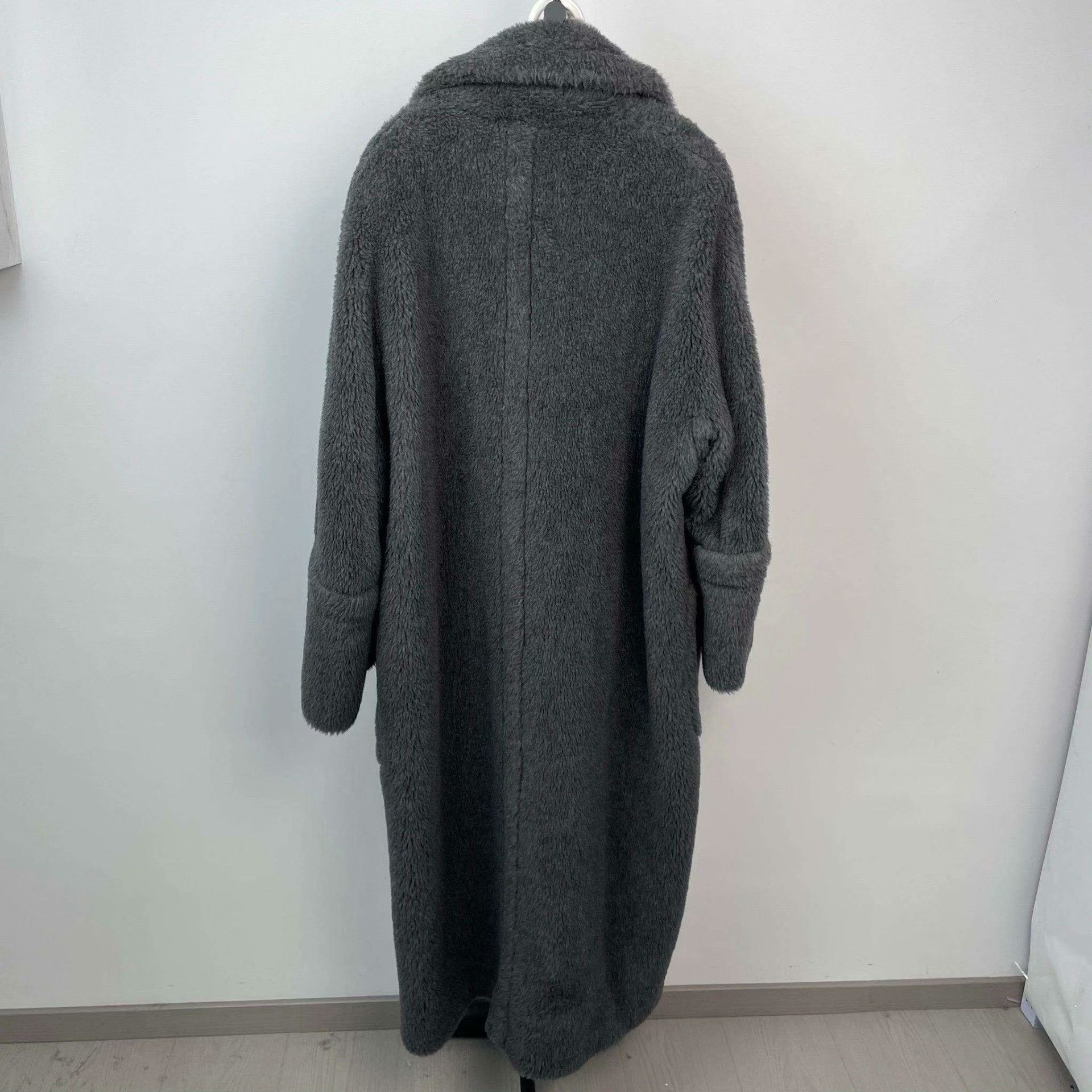 Max Mara Max Mara Gray Coat M Women Size M / US 6-8 / IT 42-44 - 2 Thumbnail