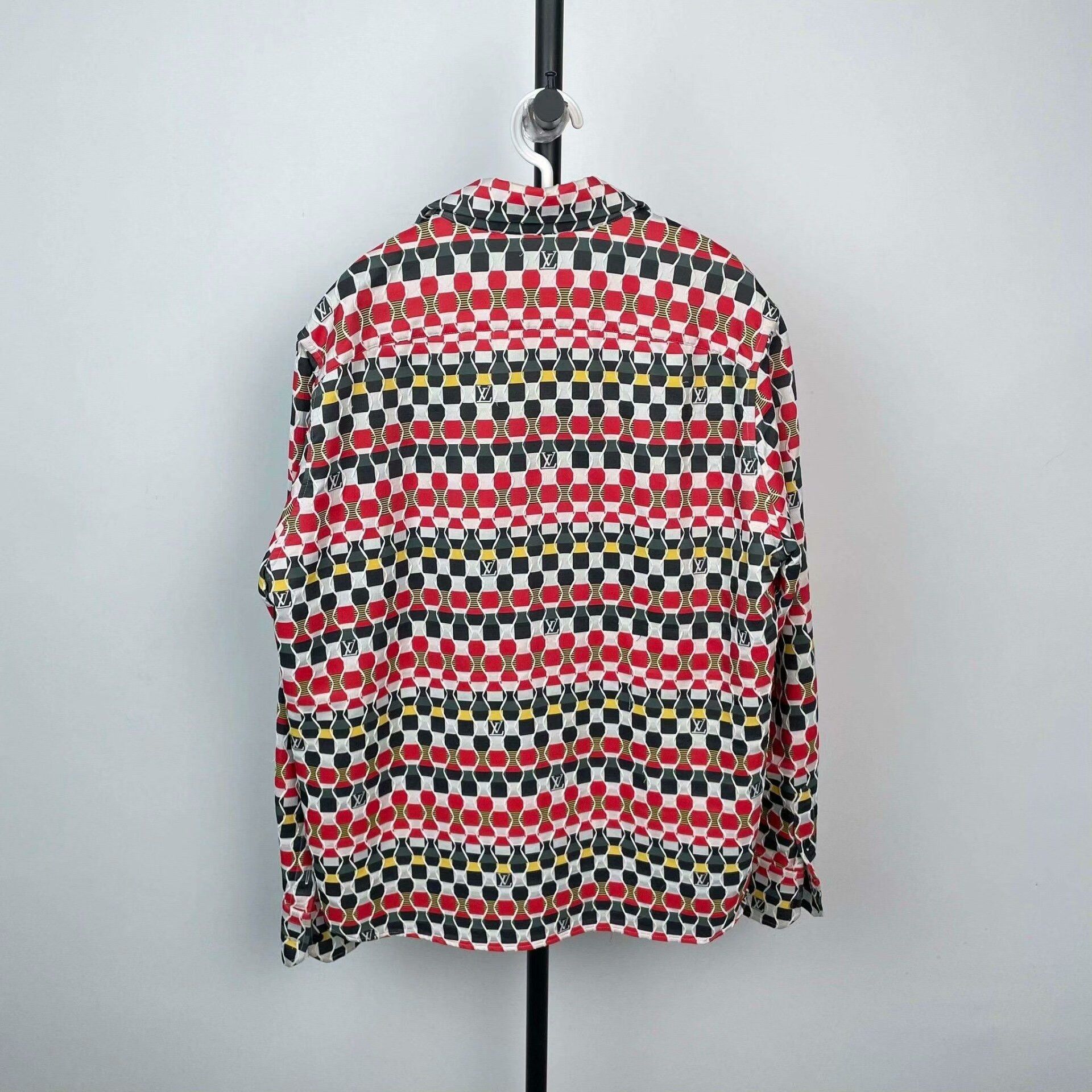 Louis Vuitton Louis Vuitton Cotton Red Shirt M Men Size US M / EU 48-50 / 2 - 2 Thumbnail