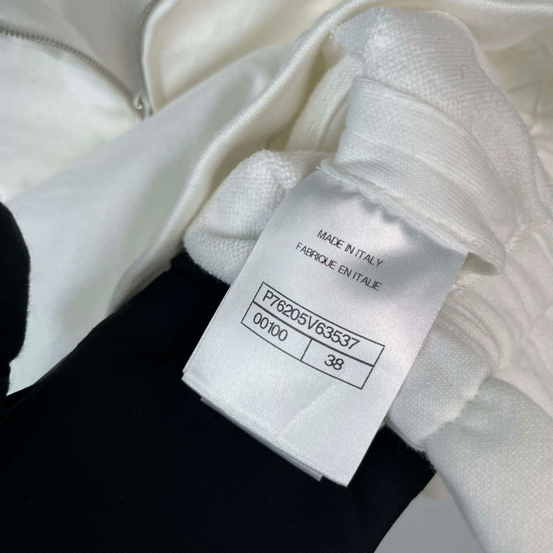 Chanel Chanel Cotton T-Shirt 38 Women Size S / US 4 / IT 40 - 4 Thumbnail