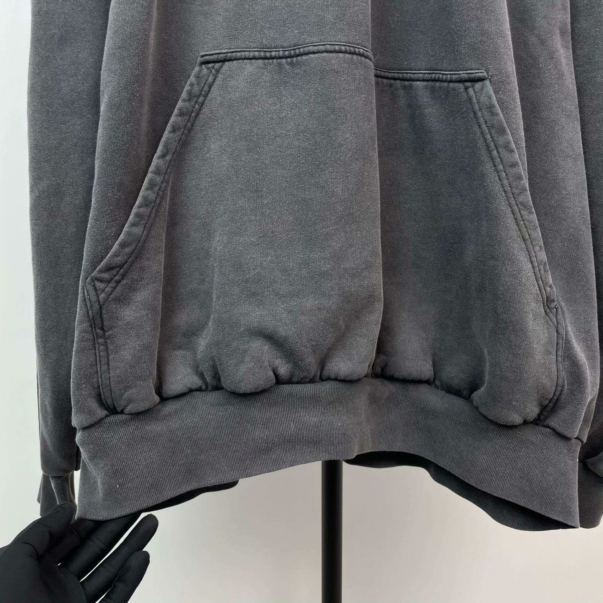 Balenciaga Balenciaga Gray Hoodie S Men Size US S / EU 44-46 / 1 - 8 Thumbnail