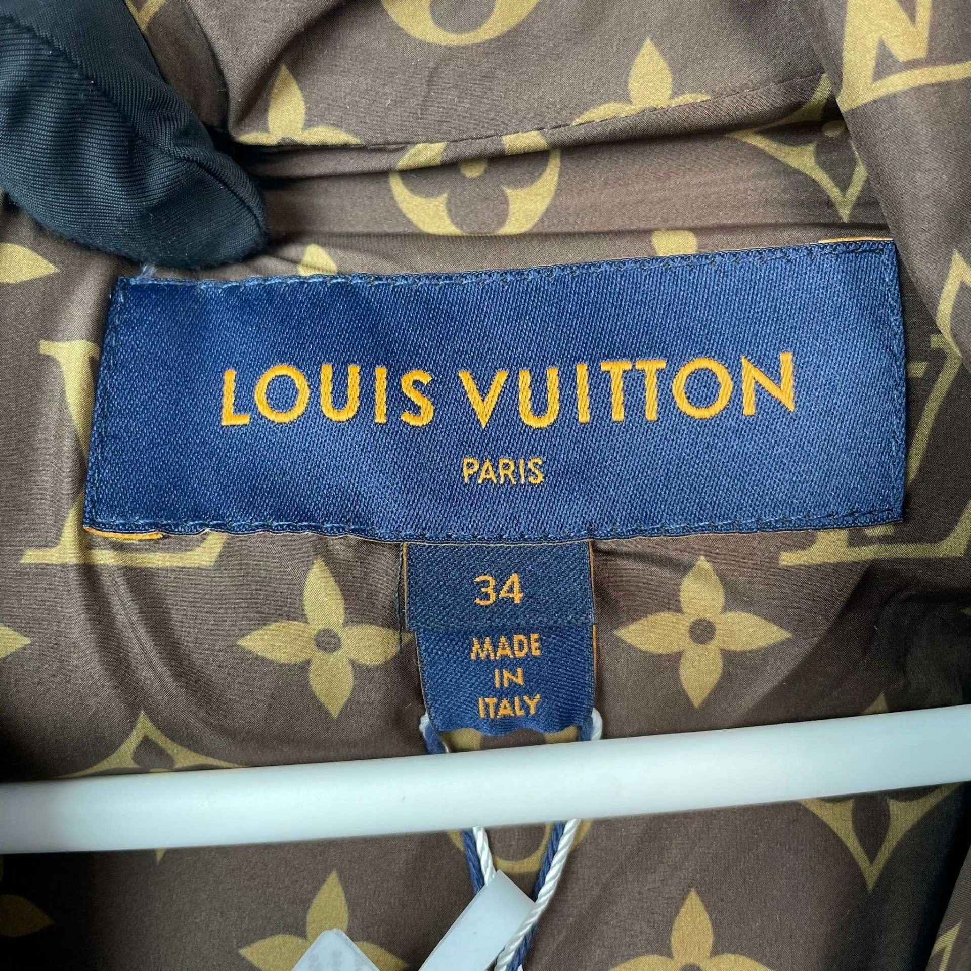 Louis Vuitton Louis Vuitton Brown Item 34 Men Size US XS / EU 42 / 0 - 4 Thumbnail