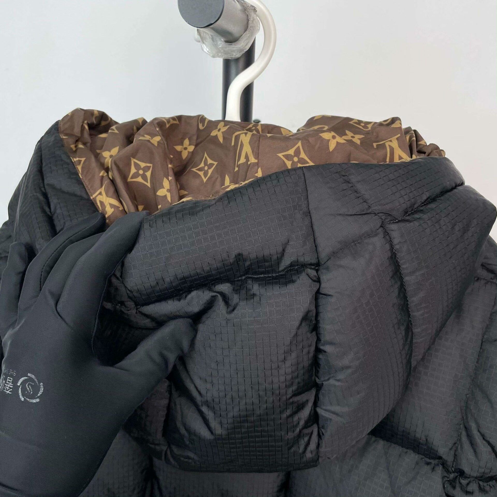 Louis Vuitton Louis Vuitton Brown Item 34 Men Size US XS / EU 42 / 0 - 9 Thumbnail