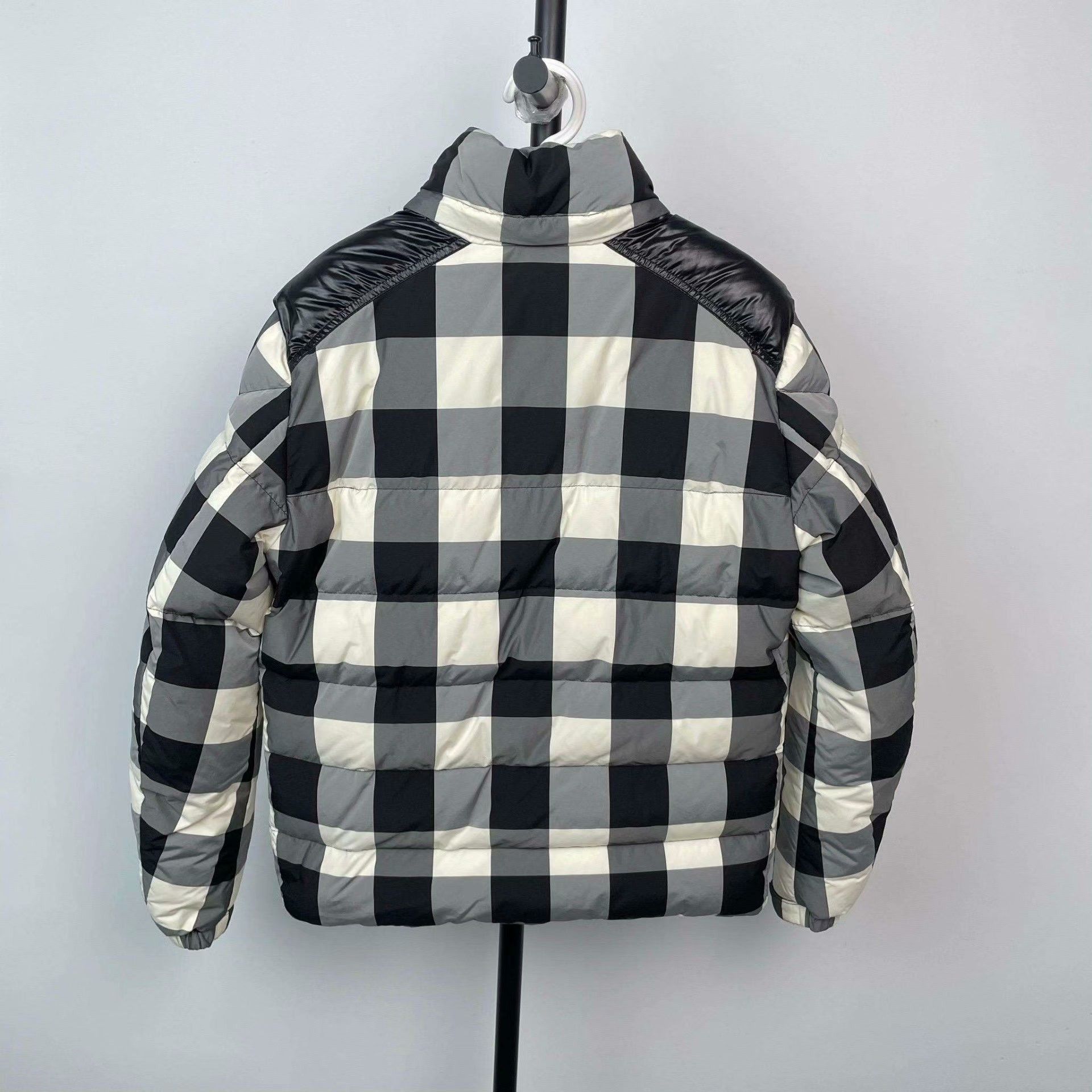 Moncler Moncler Down Plaid Heavy Coat 26 Men Size US XS / EU 42 / 0 - 2 Thumbnail