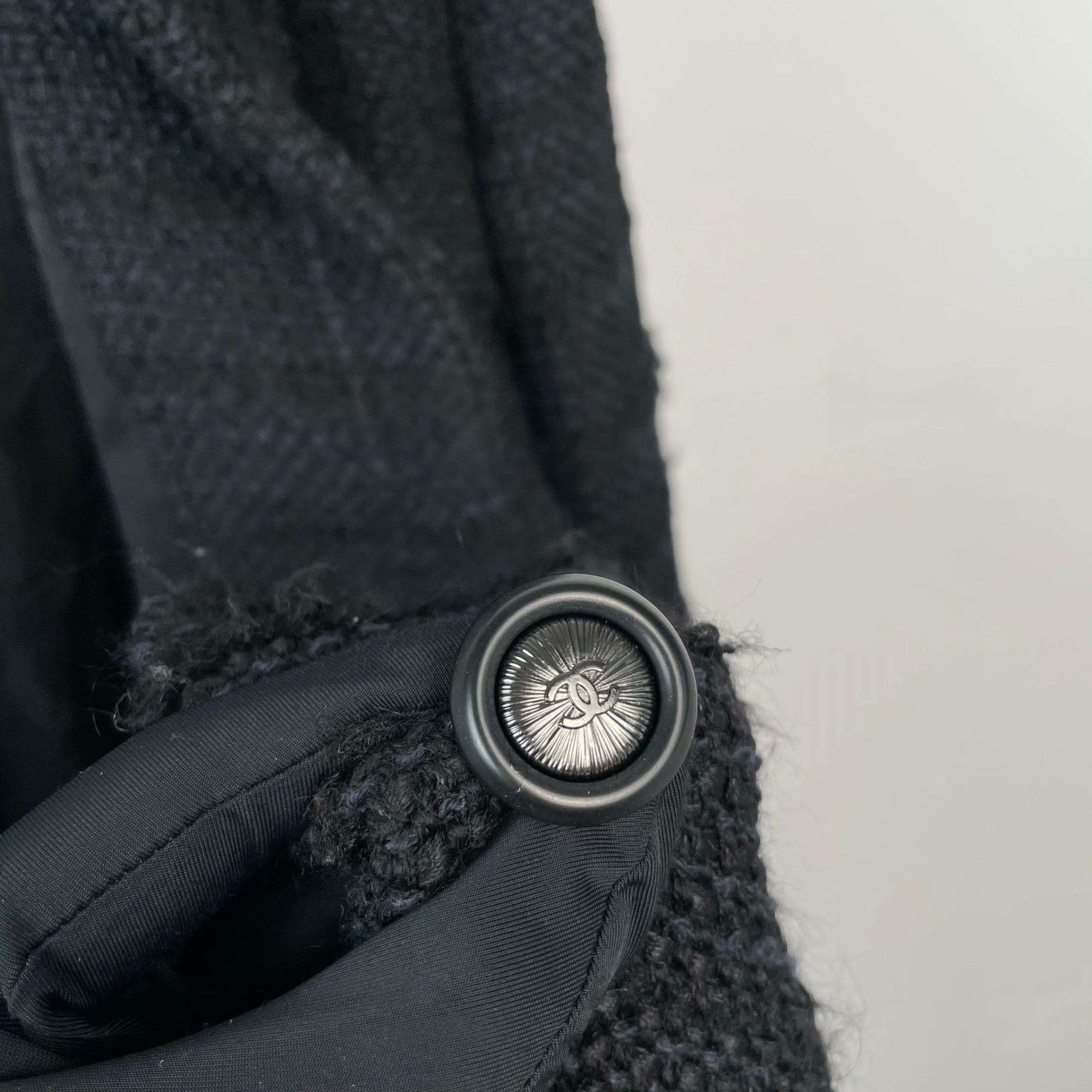 Chanel Chanel Black Heavy Coat 38 Men Size US S / EU 44-46 / 1 - 4 Thumbnail