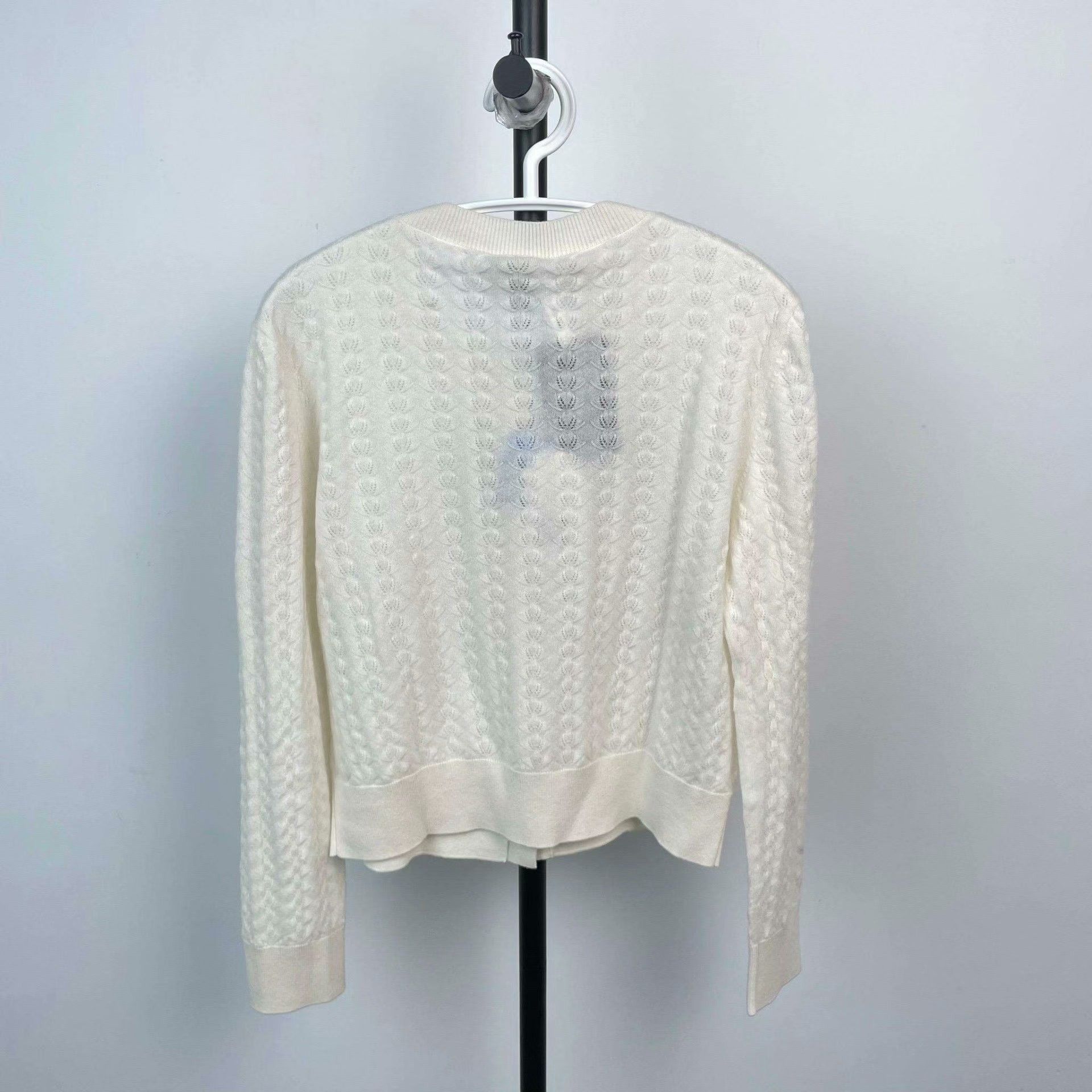 Chanel Chanel Knit Sweater 40 Women Size M / US 6-8 / IT 42-44 - 2 Thumbnail