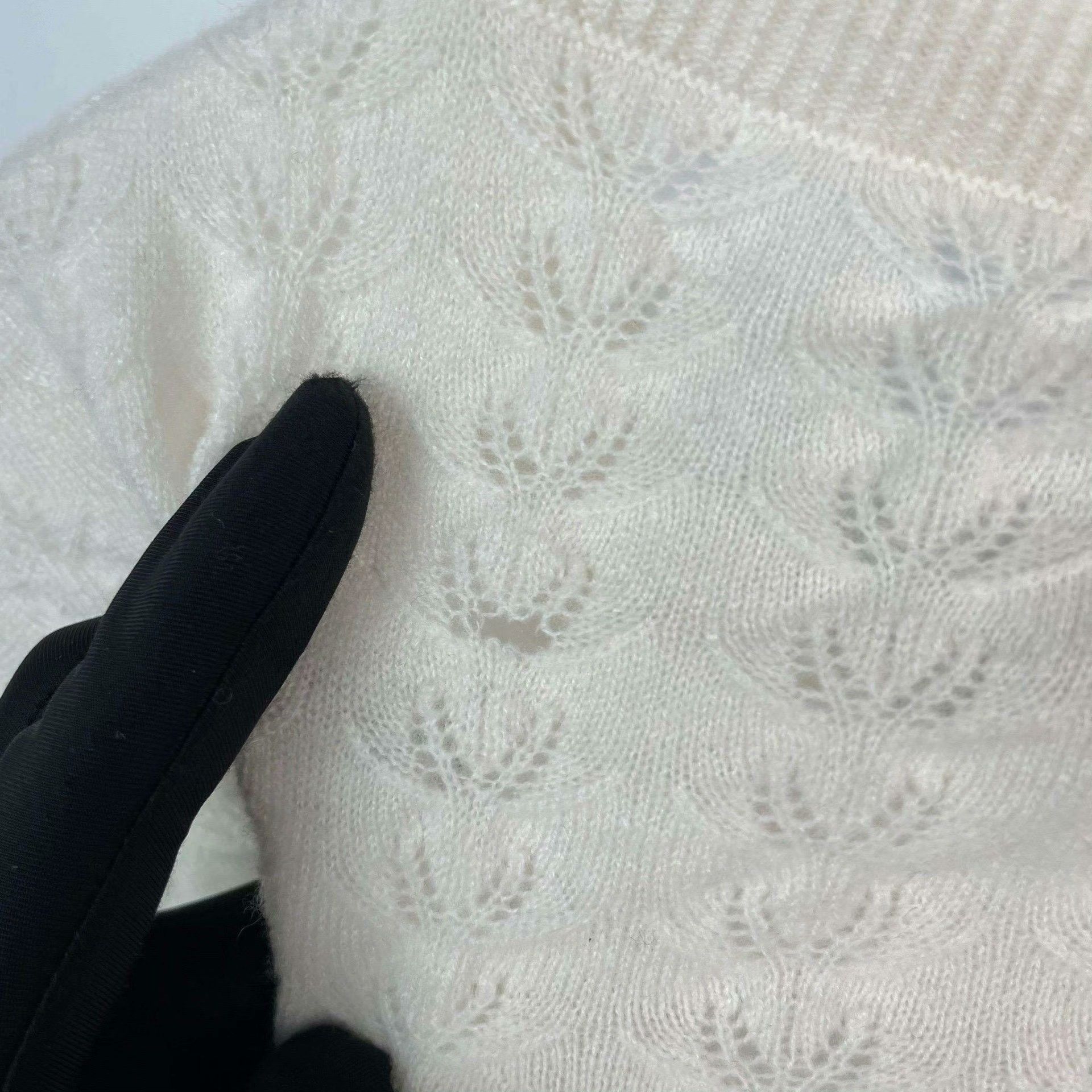 Chanel Chanel Knit Sweater 40 Women Size M / US 6-8 / IT 42-44 - 5 Thumbnail
