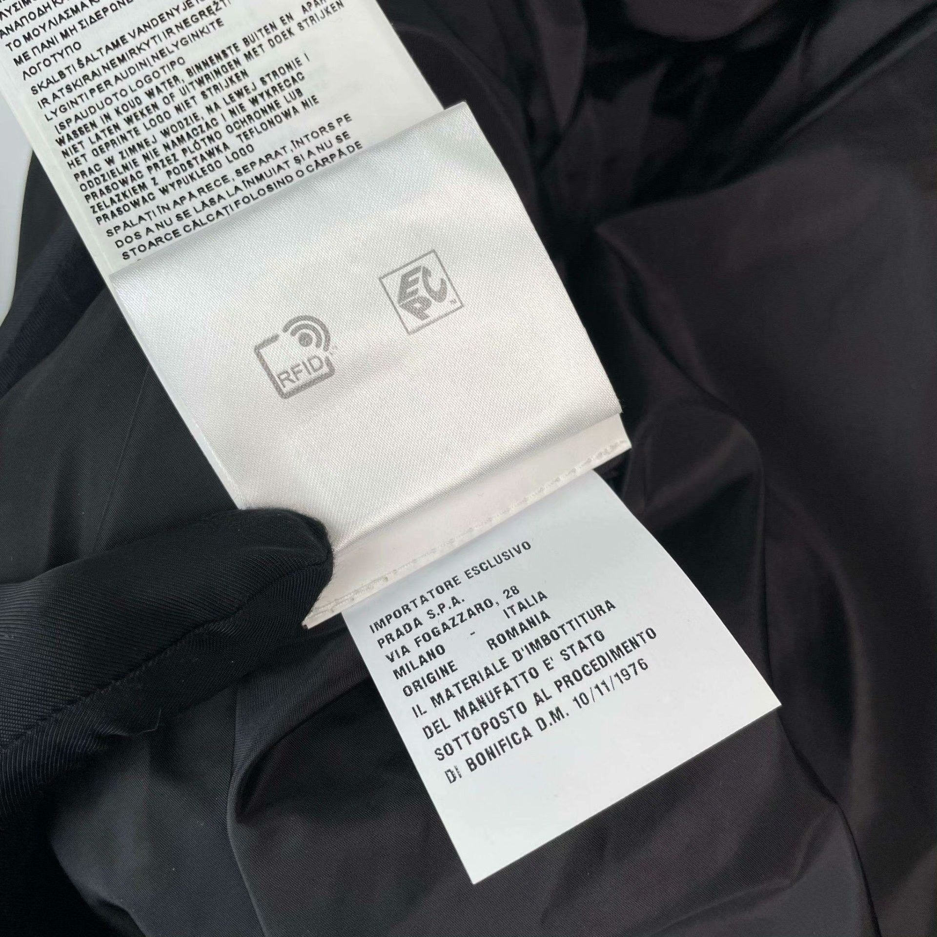 Miu Miu Miu Miu Down Cropped Black Down Jacket 40 Women Size M / US 6-8 / IT 42-44 - 8 Thumbnail