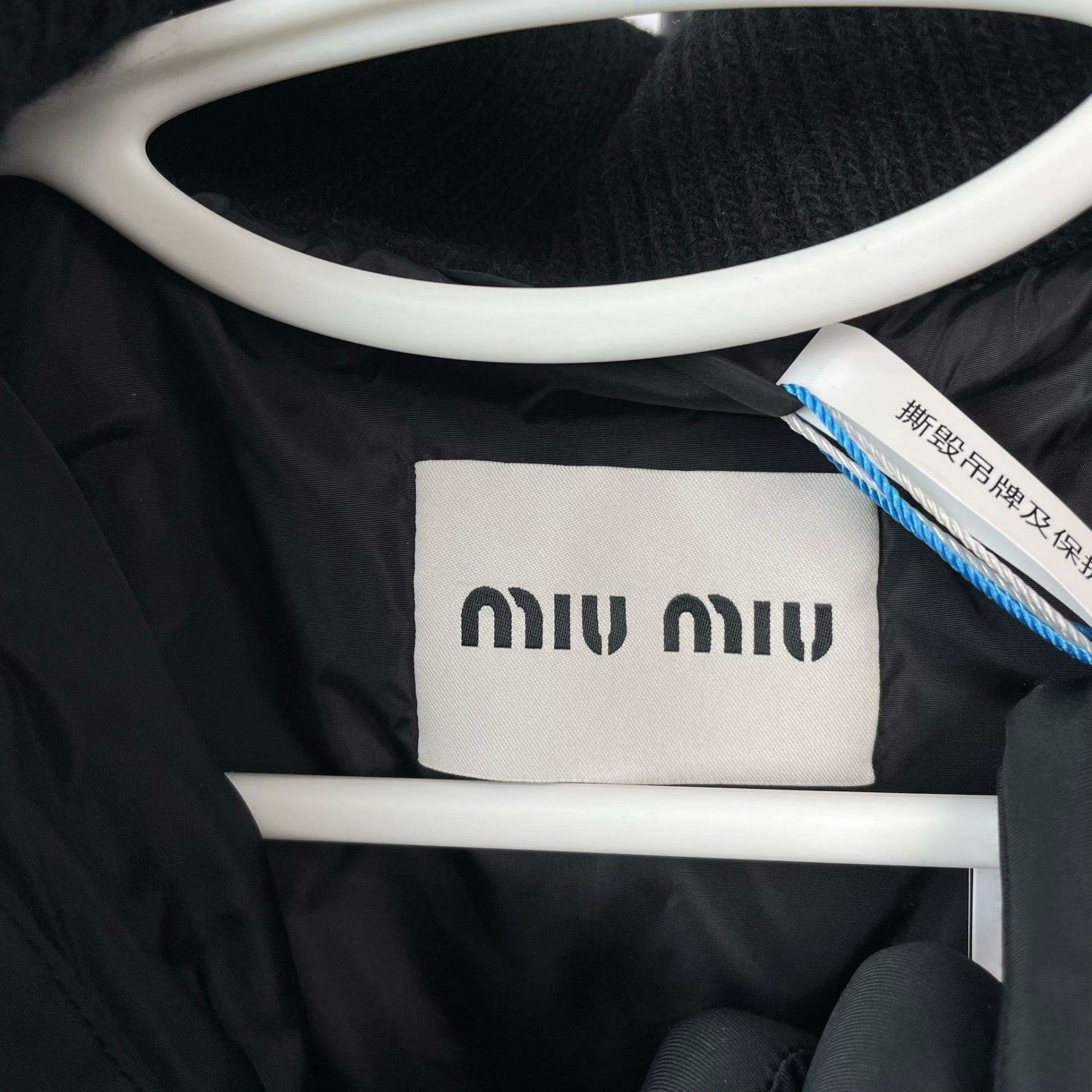 Miu Miu Miu Miu Down Cropped Black Down Jacket 40 Women Size M / US 6-8 / IT 42-44 - 4 Thumbnail