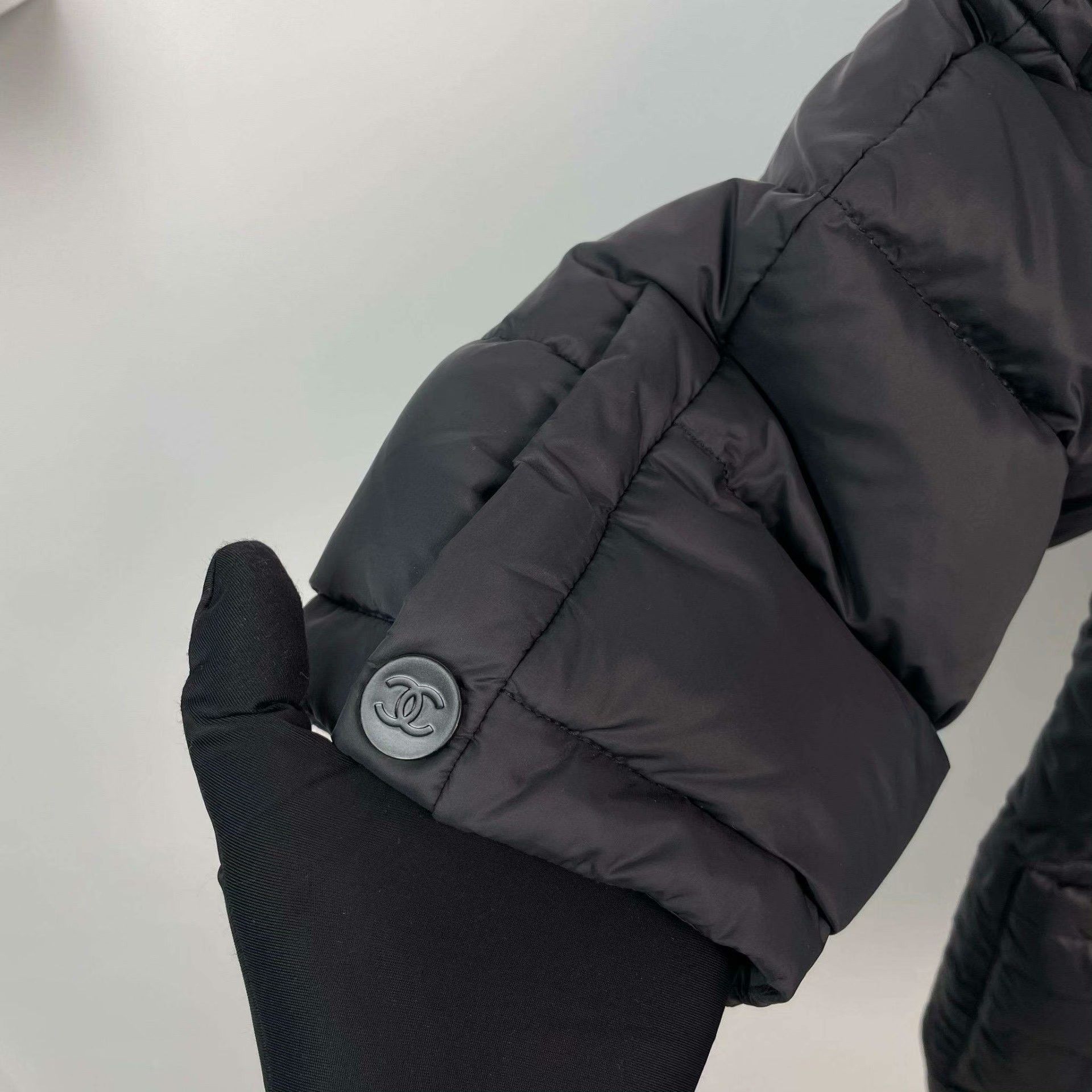 Chanel Chanel Polyester Down Black Down Jacket 34 Women Size XS / US 0-2 / IT 36-38 - 3 Thumbnail