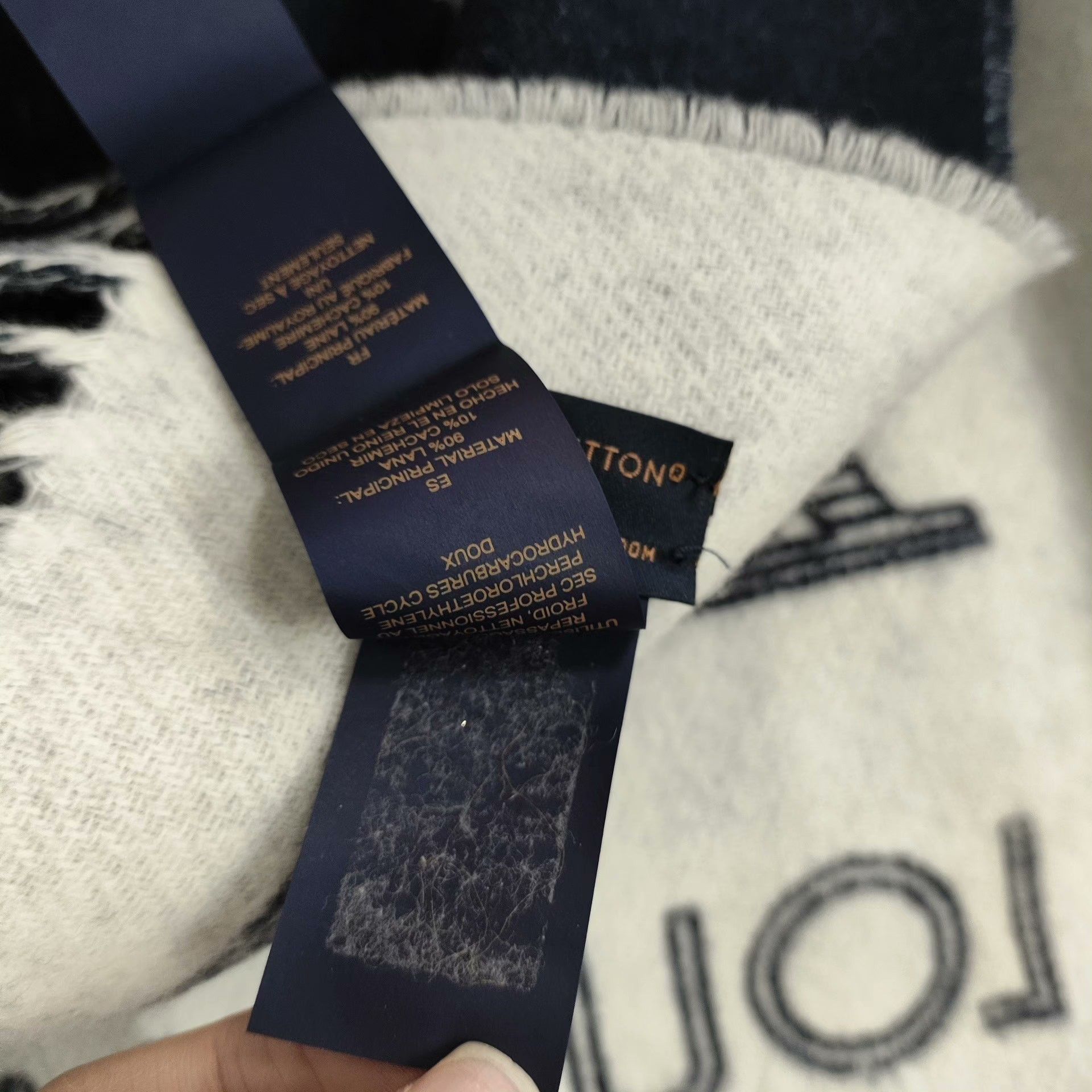 Louis Vuitton Louis Vuitton Blue Scarf M Men Size ONE SIZE - 6 Thumbnail