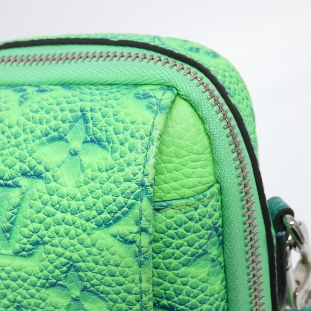 Louis Vuitton Louis Vuitton Louis Vuitton Taurillon Illusion Double Phone Pouch Shoulder Bag Leather Shoulder Bag M81223 DUTY FREE for USA Size ONE SIZE - 5 Thumbnail